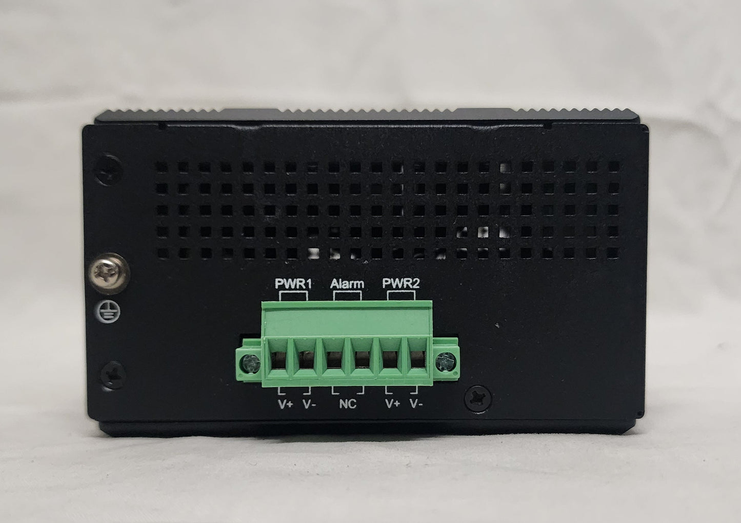 New CTC Union IGS-402S Gigabit Ethernet PoE Industrial GbE Switch, in Open Box for Sale. We Sell Professional Audio Equipment. Audio Systems, Amplifiers, Consoles, Mixers, Electronics, Entertainment and Live Sound.