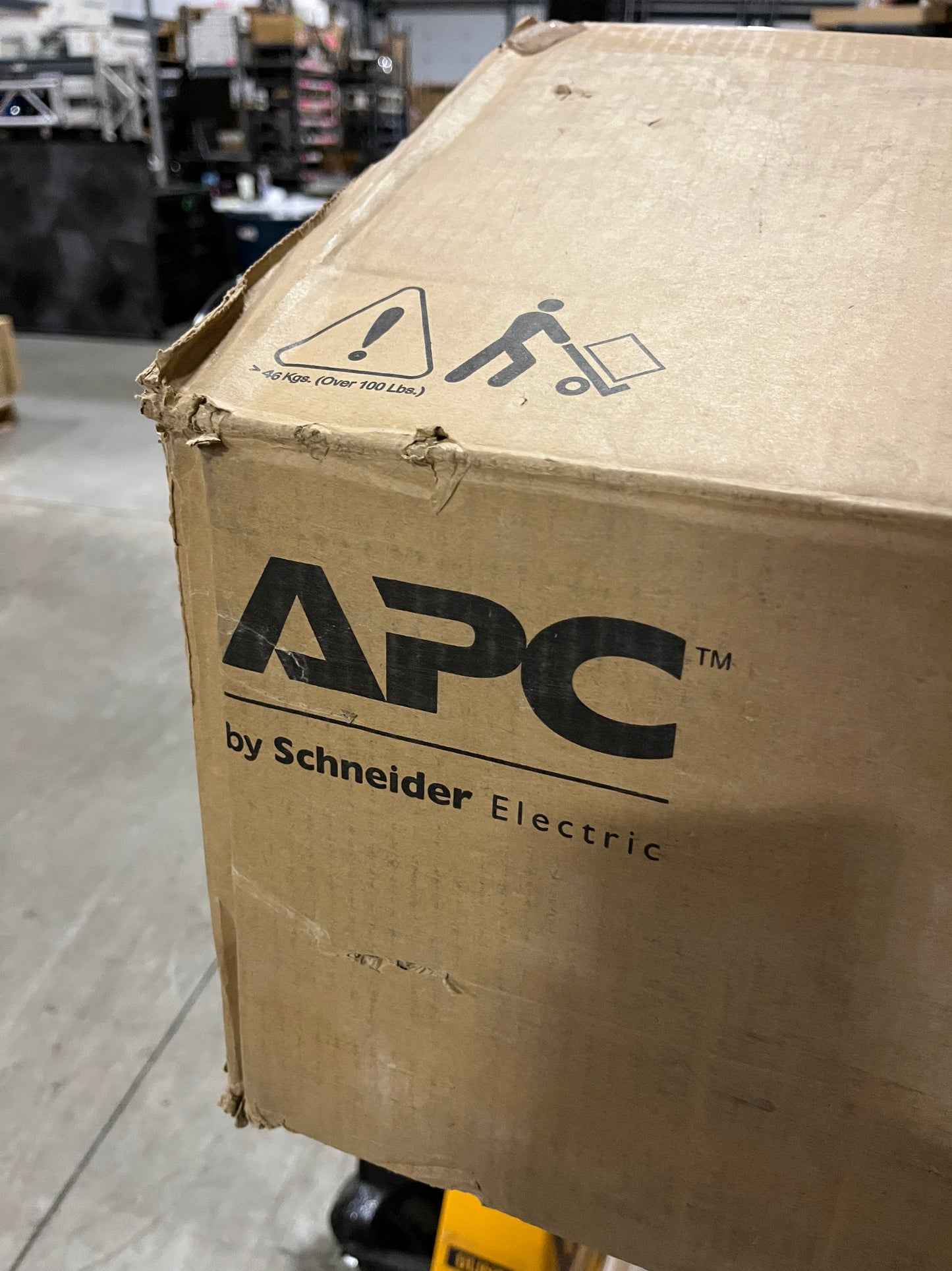 APC UPS 3000VA, APC Smart-UPS, APC Single Phase UPS, APC 3000VA Smart-UPS Single Phase, APC 3000VA Uninterruptible Power Supply, We Sell Professional Audio Equipment. Audio Systems, Amplifiers, Consoles, Mixers, Electronics, Entertainment, Live Sound