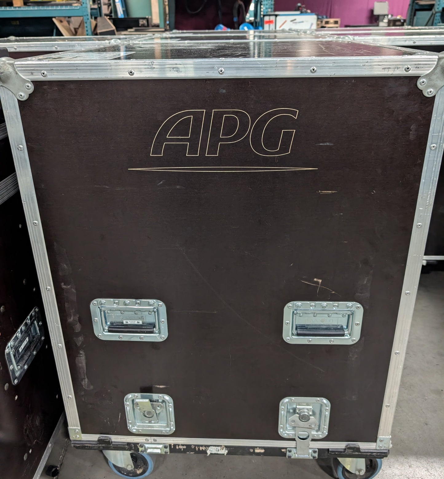 APG Isoline Series UL210 Line Array, APG Line Array, UL210 Line Array Speaker, APG Modular Line Array System, APG Uniline Line Array, We Sell Professional Audio Equipment. Audio Systems, Amplifiers, Consoles, Mixers, Electronics, Entertainment, Live Sound.