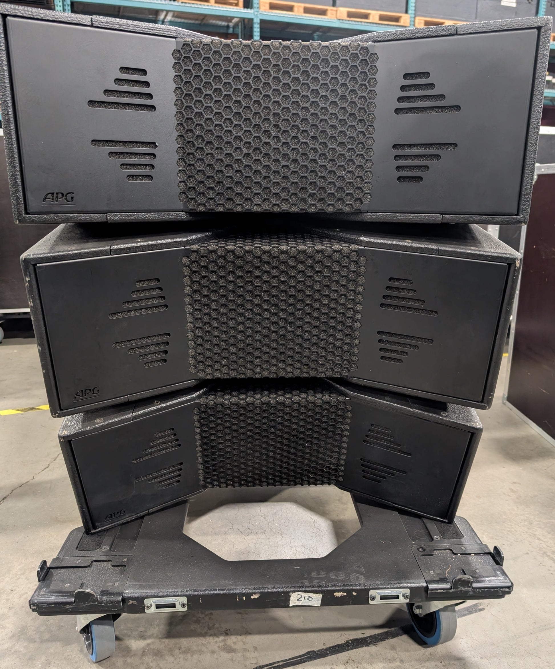 APG Isoline Series UL210 Line Array, APG Line Array, UL210 Line Array Speaker, APG Modular Line Array System, APG Uniline Line Array, We Sell Professional Audio Equipment. Audio Systems, Amplifiers, Consoles, Mixers, Electronics, Entertainment, Live Sound.