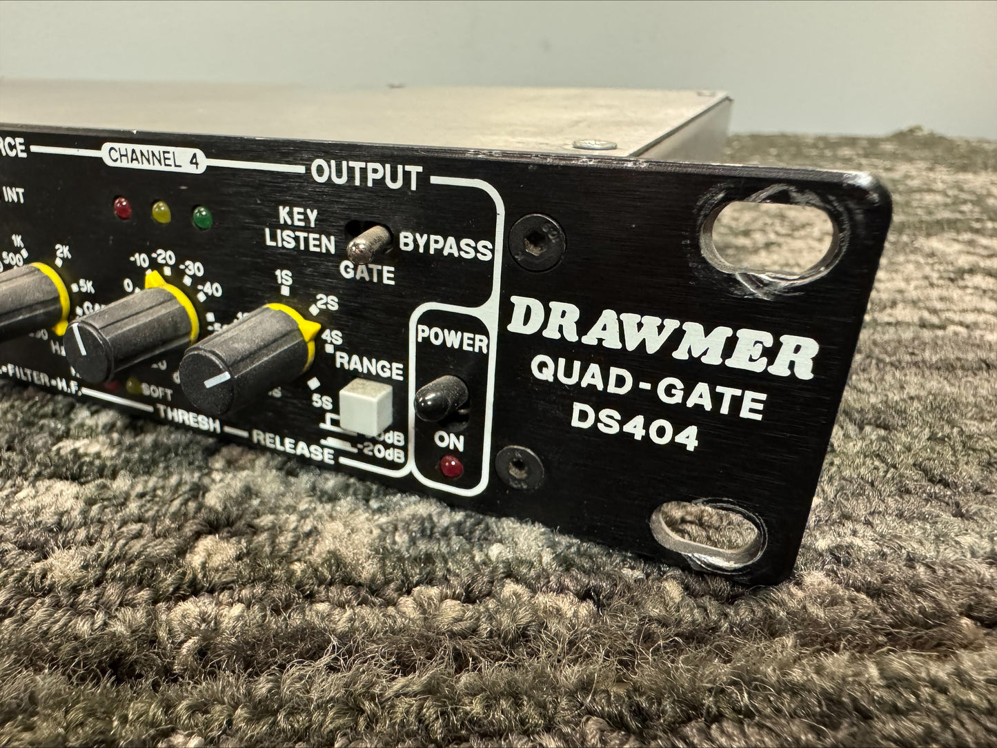 Drawmer Quad Noise Gate, Drawmer DS404, Drawmer DS404 Quad Gate, Drawmer DS404 Noise Gate, DS404. We Sell Professional Audio Equipment. Audio Systems, Amplifiers, Consoles, Mixers, Electronics, Entertainment, Live Sound