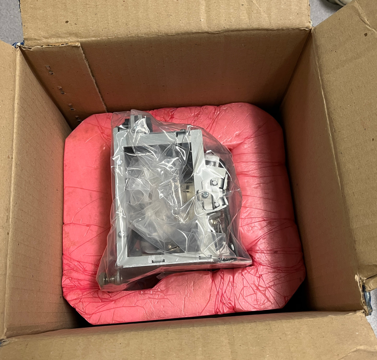 Digital Projection Twin Lamp Assembly, Digital Projection 001-742A, Twin Lamp Assembly Bulb, Digital Projection Lamp Bulb, We Sell Professional Audio Equipment. Audio Systems, Amplifiers, Consoles, Mixers, Electronics, Entertainment, Live Sound.