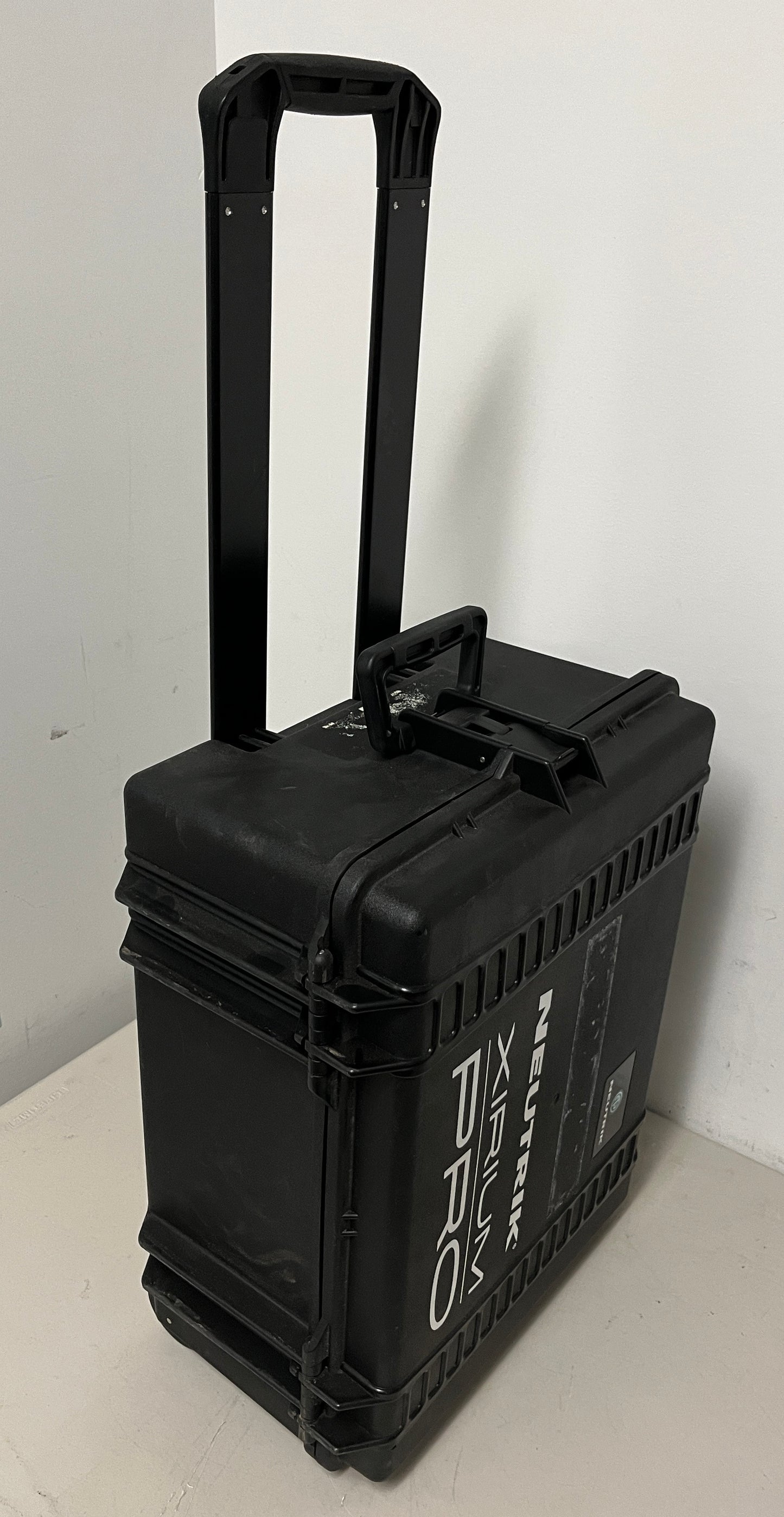 Neutrik XIRIUM PRO Digital Wireless Audio System
