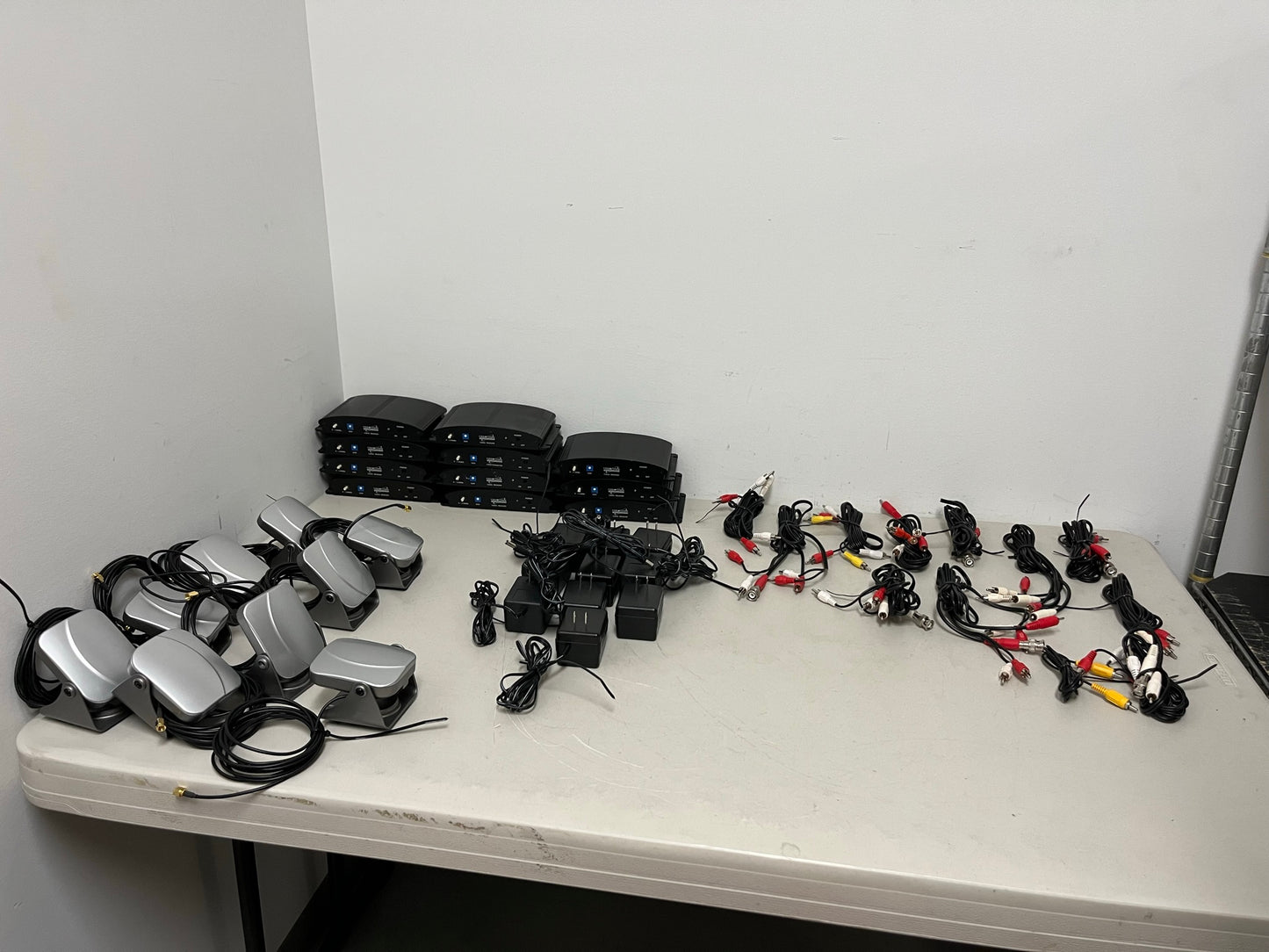 Used Videocomm 5808 5.8 GHz 8-Channel DeskTop Transmitter & Receiver Lot for Sale. We Sell Professional Audio Equipment. Audio Systems, Amplifiers, Consoles, Mixers, Electronics, Entertainment and Live Sound.