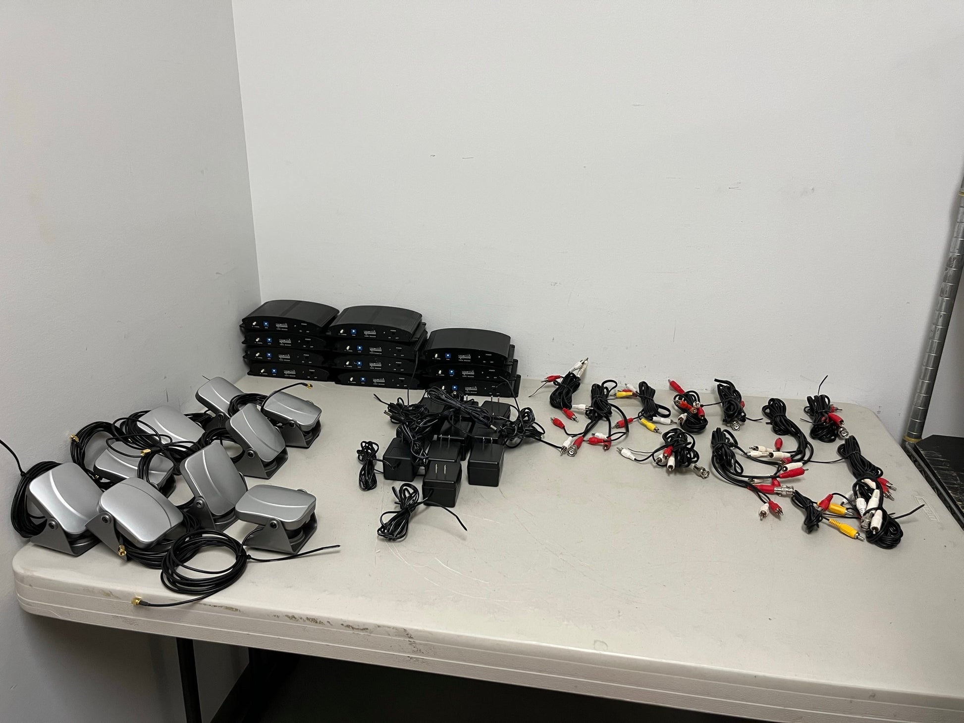 Used Videocomm 5808 5.8 GHz 8-Channel DeskTop Transmitter & Receiver Lot for Sale. We Sell Professional Audio Equipment. Audio Systems, Amplifiers, Consoles, Mixers, Electronics, Entertainment and Live Sound.