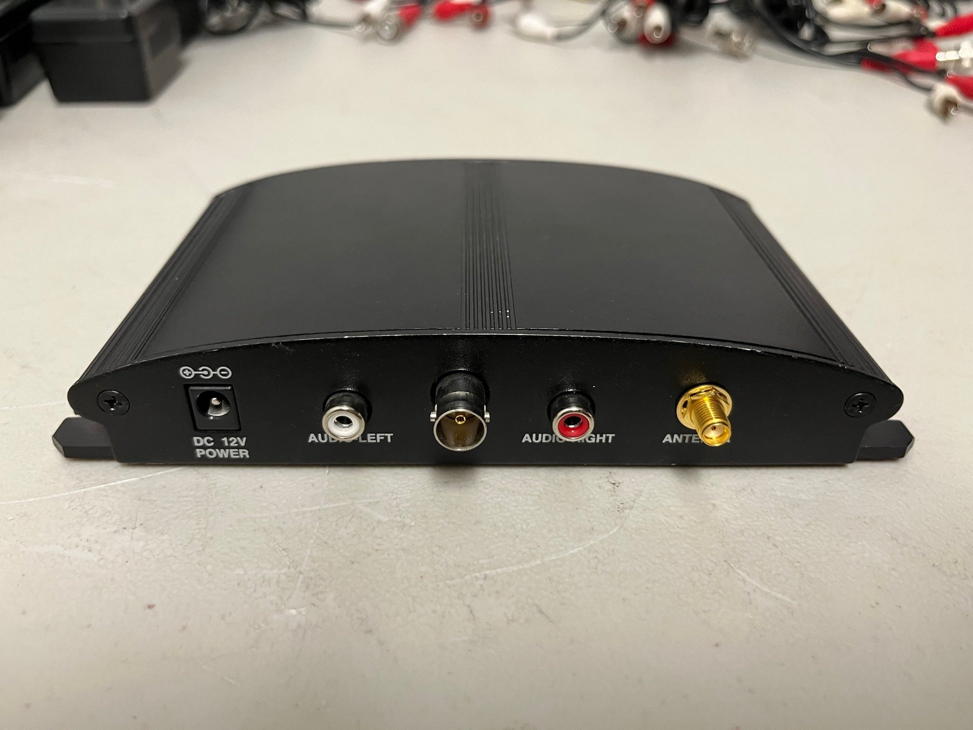 Used Videocomm 5808 5.8 GHz 8-Channel DeskTop Transmitter & Receiver Lot for Sale. We Sell Professional Audio Equipment. Audio Systems, Amplifiers, Consoles, Mixers, Electronics, Entertainment and Live Sound.