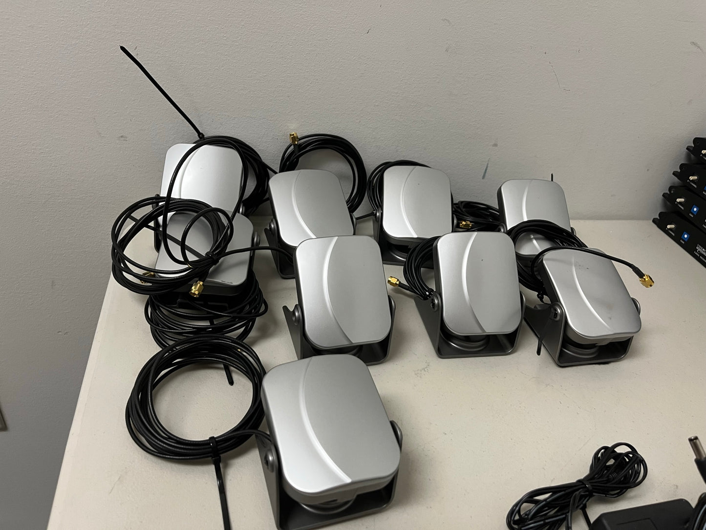 Used Videocomm 5808 5.8 GHz 8-Channel DeskTop Transmitter & Receiver Lot for Sale. We Sell Professional Audio Equipment. Audio Systems, Amplifiers, Consoles, Mixers, Electronics, Entertainment and Live Sound.