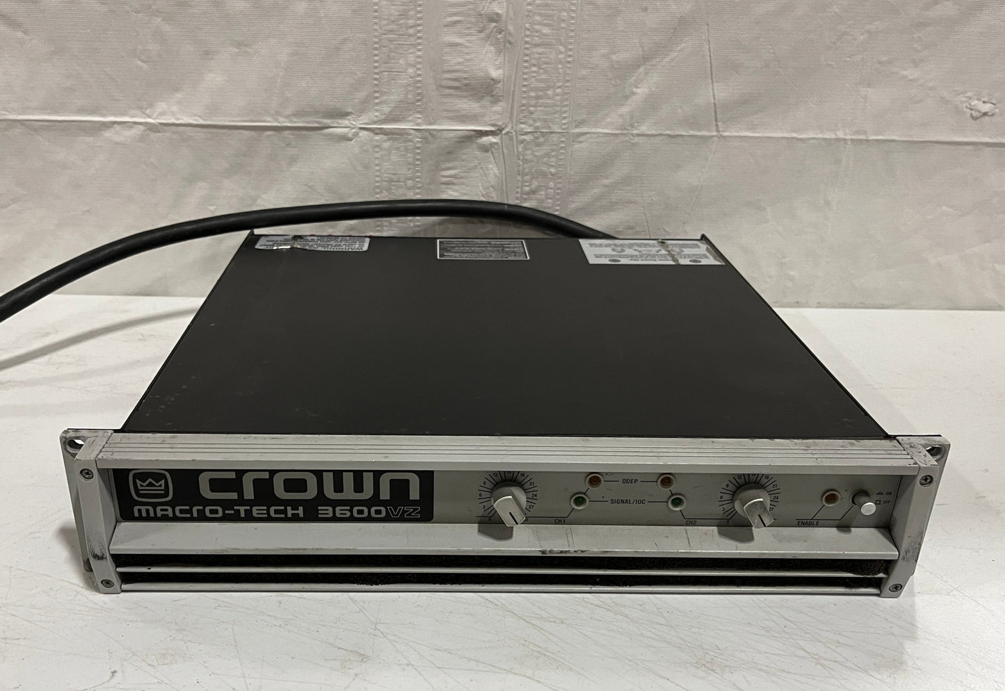 Crown Macro-Tech 3600vz Amplifier, L5 30 Connector