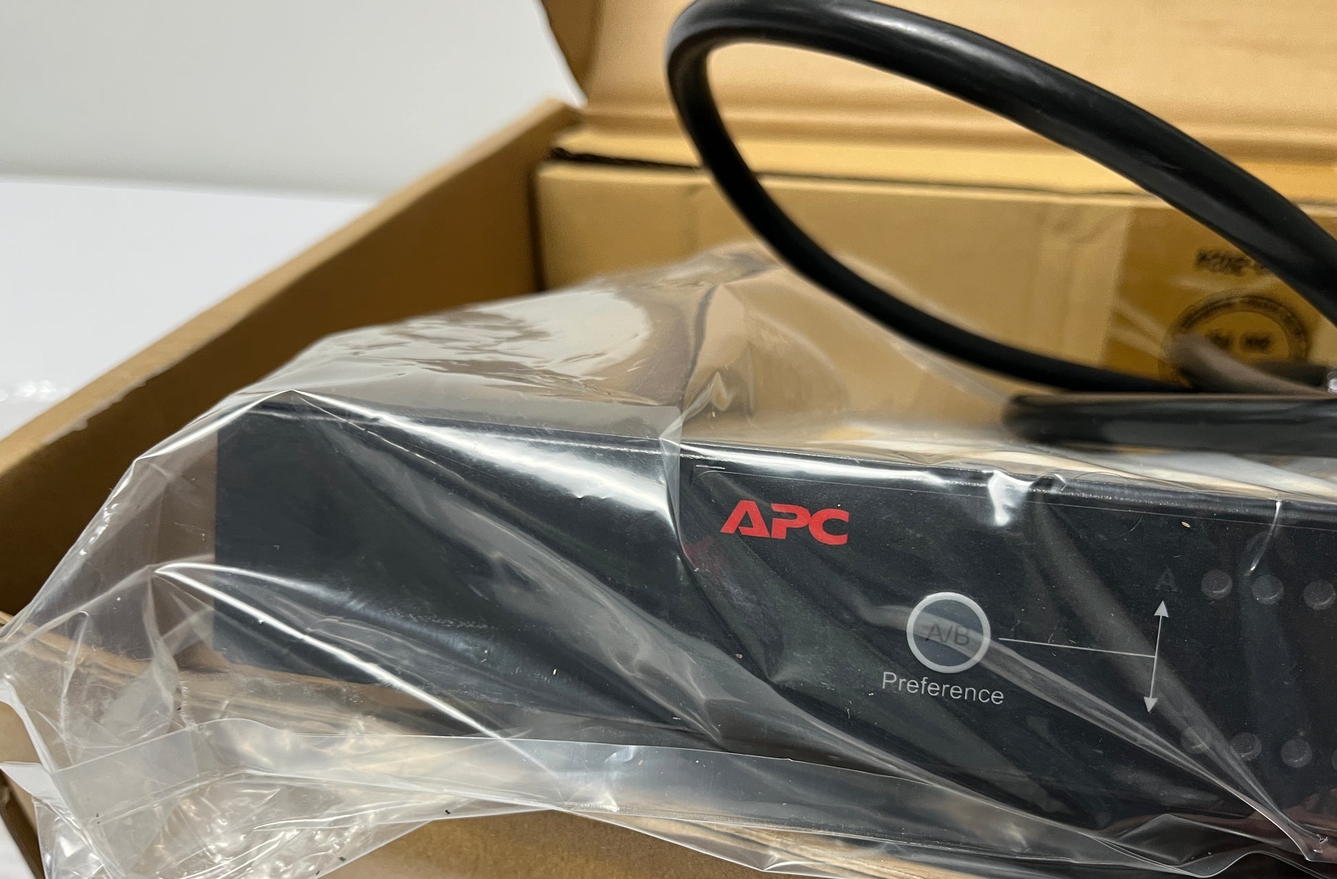 APC NetShelter Automatic Transfer Switch, APG AP4452A Switch, APG Transfer Switch, APG NetShelter Automatic Switch, APG AP4452A Switch, We Sell Professional Audio Equipment. Audio Systems, Amplifiers, Consoles, Mixers, Electronics, Entertainment, Live Sound