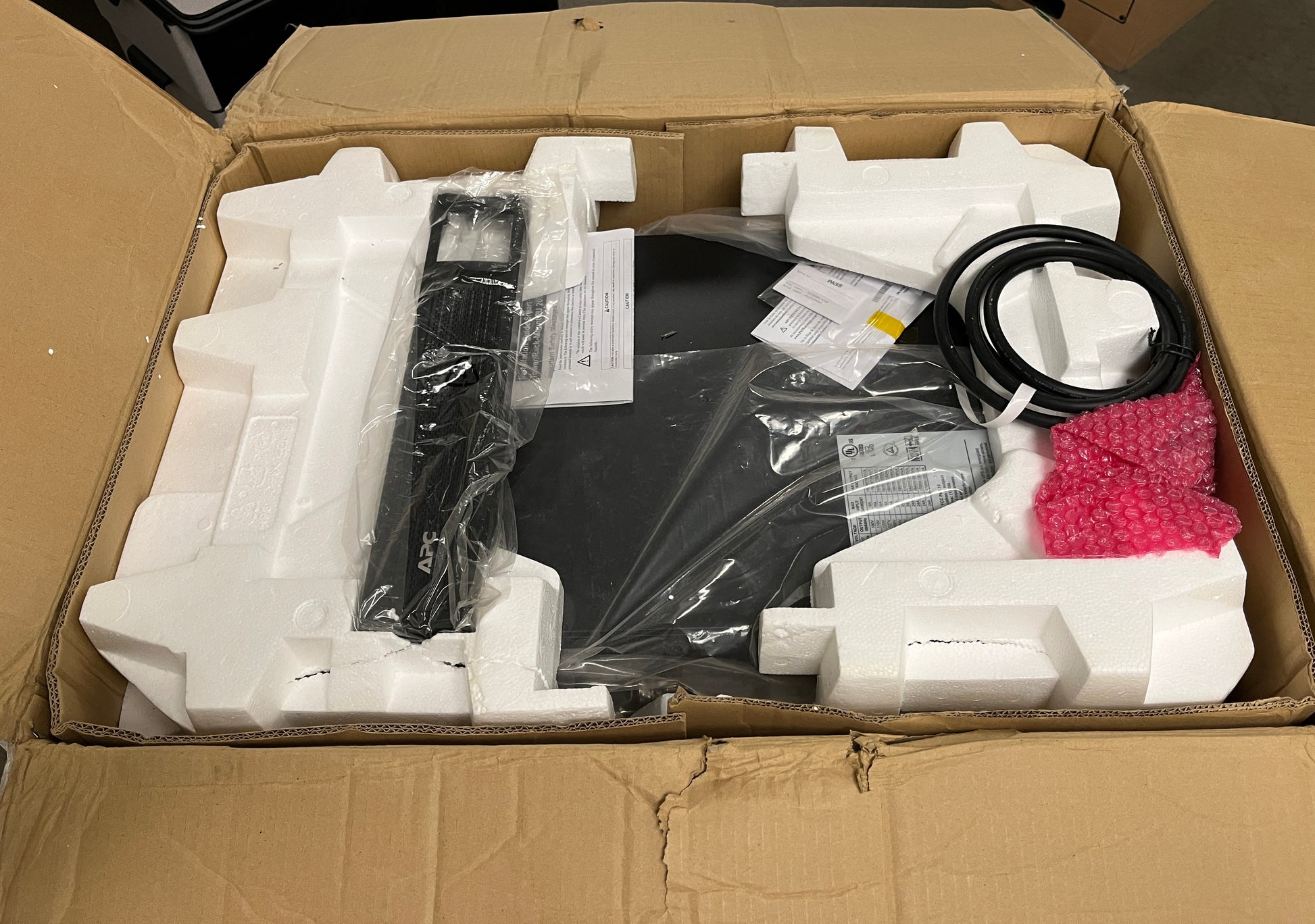 APC Smart-UPS X, 2200VA UPS, 110V APC Smart UPS, APC Model  SMX2000RMLV2U UPS, We Sell Professional Audio Equipment. Audio Systems, Amplifiers, Consoles, Mixers, Electronics, Entertainment, Live Sound