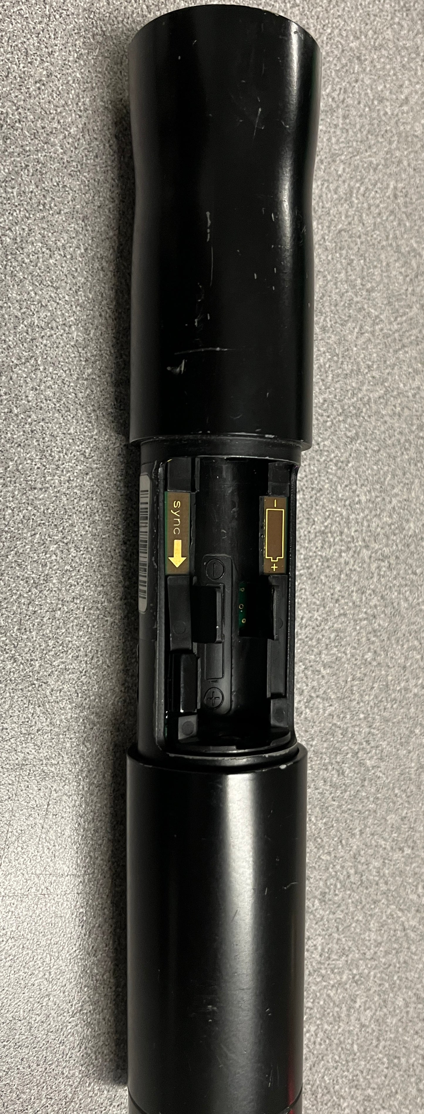 Shure UR2 Handheld, Shure Handheld Transmitter, Shure RF Mic, Shure UR2 H4 Transmitter, H4 Handheld Frequency Range, Shure H4 518 - 578 MHz Range, We Sell Professional Audio Equipment. Audio Systems, Amplifiers, Consoles, Mixers, Electronics, Entertainment, Live Sound.