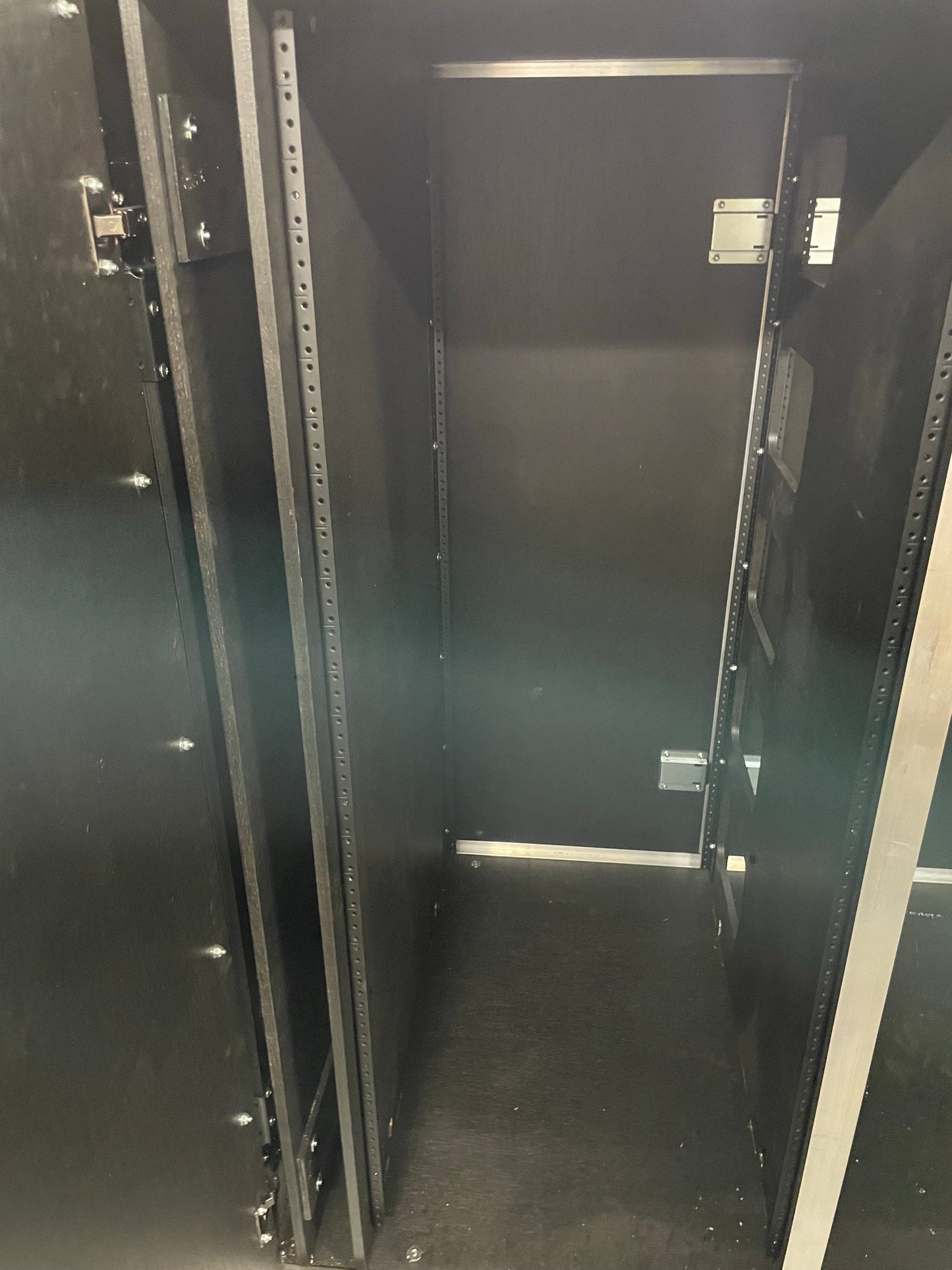 Cabbage Cases Road Flight Case, 28 Rack Units, Double Wide, Touring Case w/ Wheels