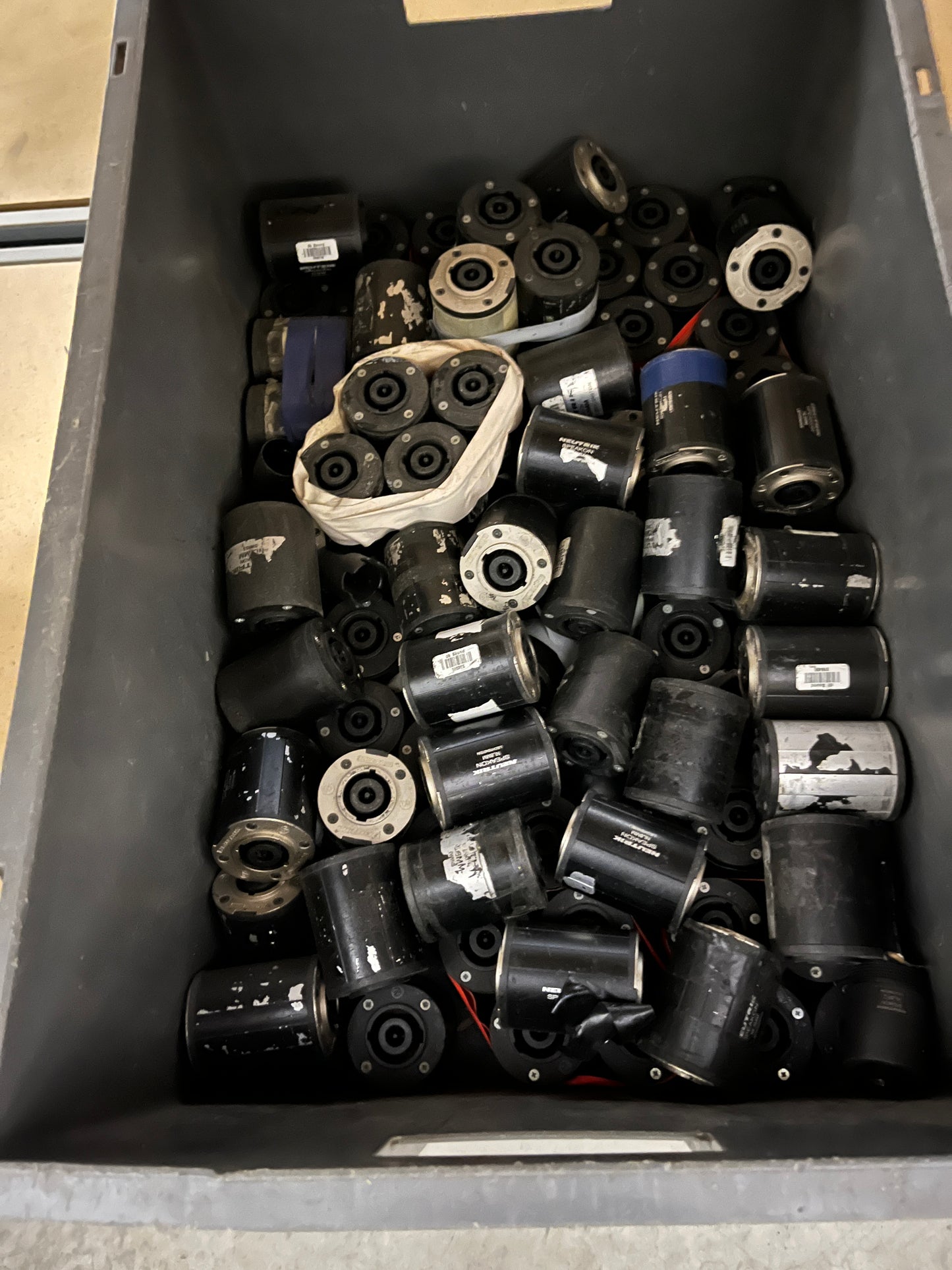 Neutrik NL8MM Turnaround Barrel Joiner Coupler, Neutrik speakON Turnaround Barrel Coupler, Speakon Copuler, Speakon Joiner, We Sell Professional Audio Equipment. Audio Systems, Amplifiers, Consoles, Mixers, Electronics, Entertainment, Live Sound