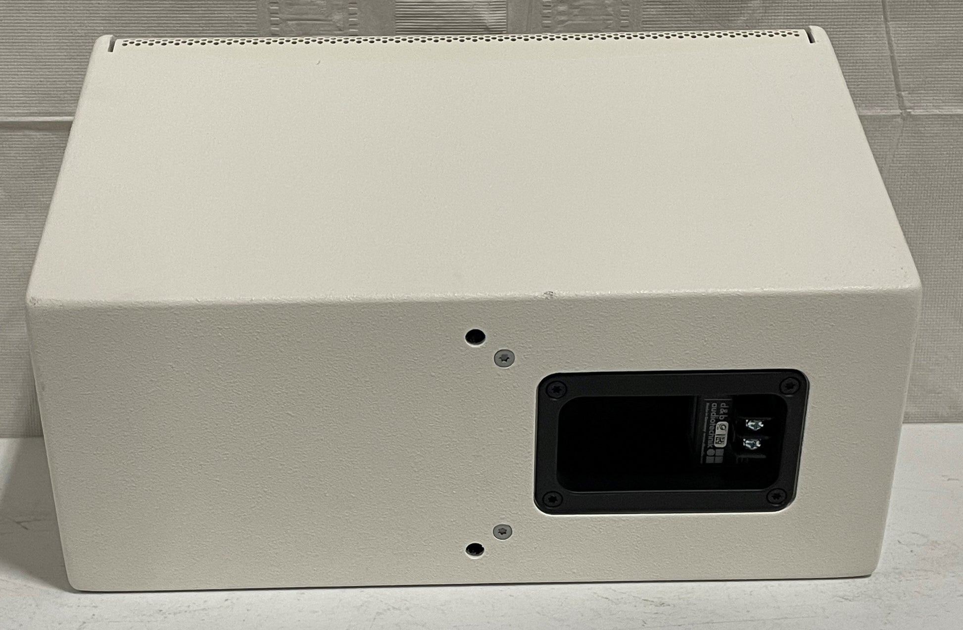 Pre-Owned d&b 8S Speakers, White, for Sale. We Sell Professional Audio Equipment. Audio Systems, Amplifiers, Consoles, Mixers, Electronics, Entertainment, Sound, Live.