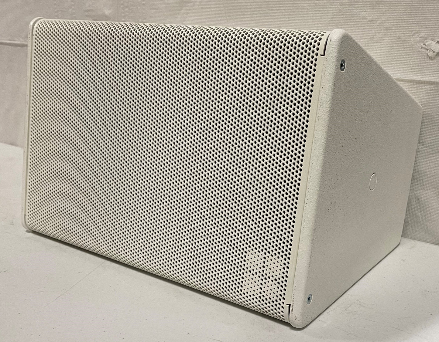 Pre-Owned d&b 8S Speakers, White, for Sale. We Sell Professional Audio Equipment. Audio Systems, Amplifiers, Consoles, Mixers, Electronics, Entertainment, Sound, Live.