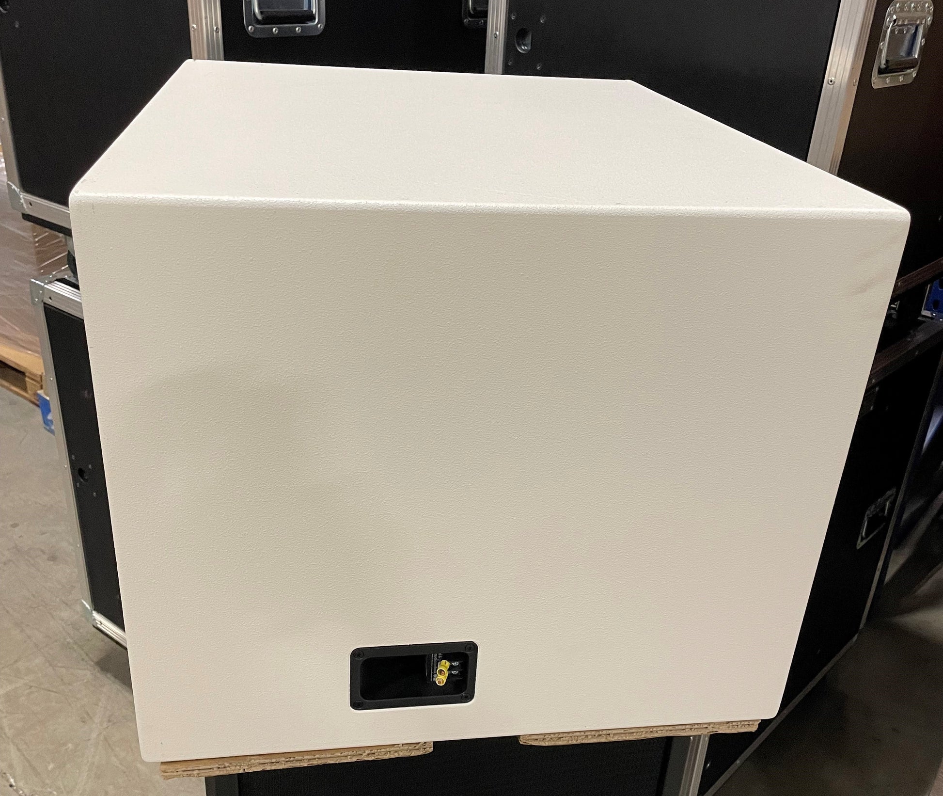 Pre-owned d&amp;b 18S Sub, White, with Mounting Bracket for Sale. We Sell Professional Audio Equipment. Audio Systems, Amplifiers, Consoles, Mixers, Electronics, Entertainment, Sound, Live.