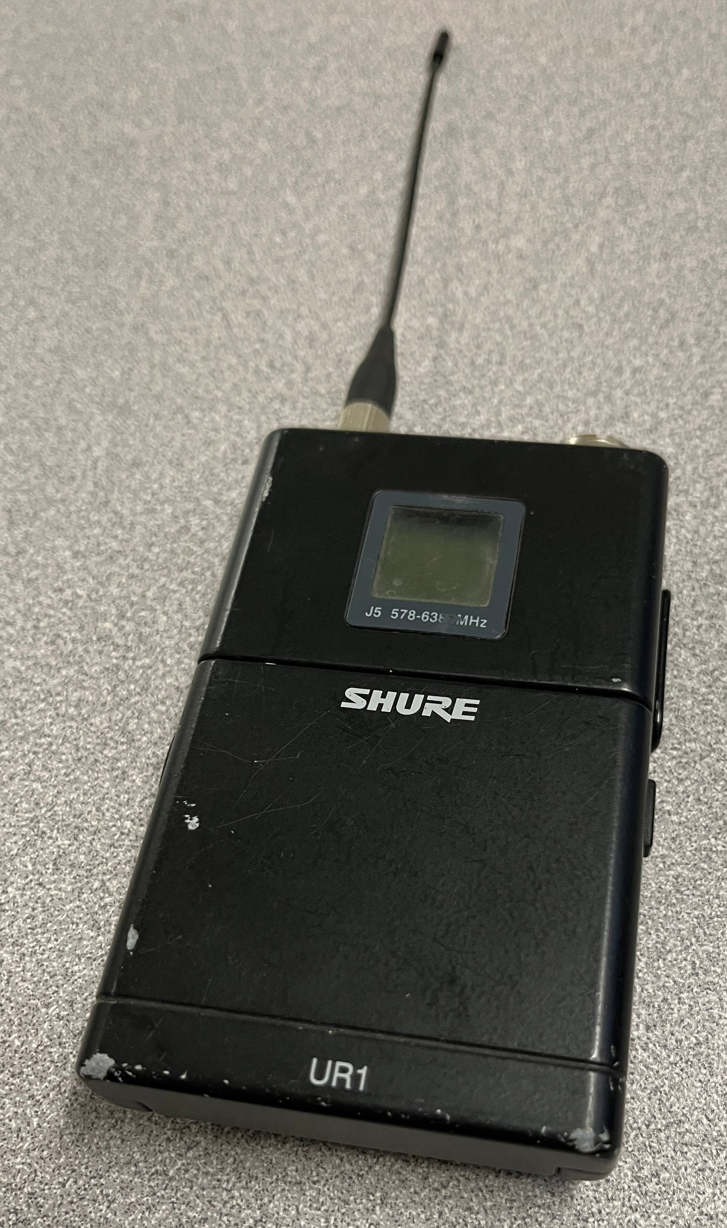 Shure UR1, Shure UR1 J5, Shure Bodypack Transmitter J5, Shure Bodypack Transmitter J5 578-638 MHz, We Sell Professional Audio Equipment. Audio Systems, Amplifiers, Consoles, Mixers, Electronics, Entertainment, Live Sound.