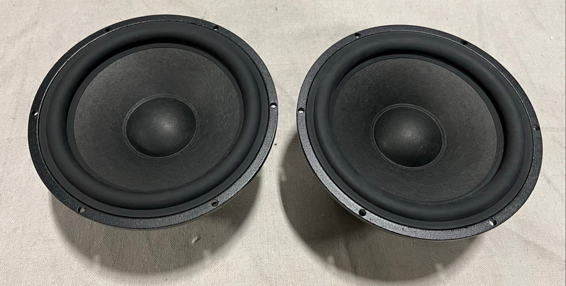 6.5" woofer, 6.5" Speaker, Silver Flute Woofer Wool Cone, Silver Flute W17RC38-04, Silver Flute 6.5" Woofer, 
We Sell Professional Audio Equipment. Audio Systems, Amplifiers, Consoles, Mixers, Electronics, Entertainment, Live Sound.