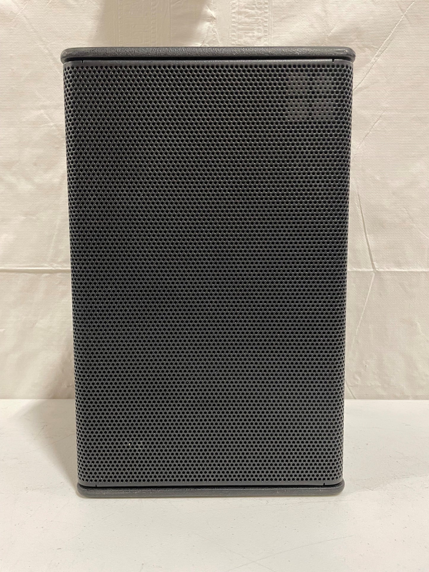Pre-Owned d&b 8S Speaker with Mounting Bracket