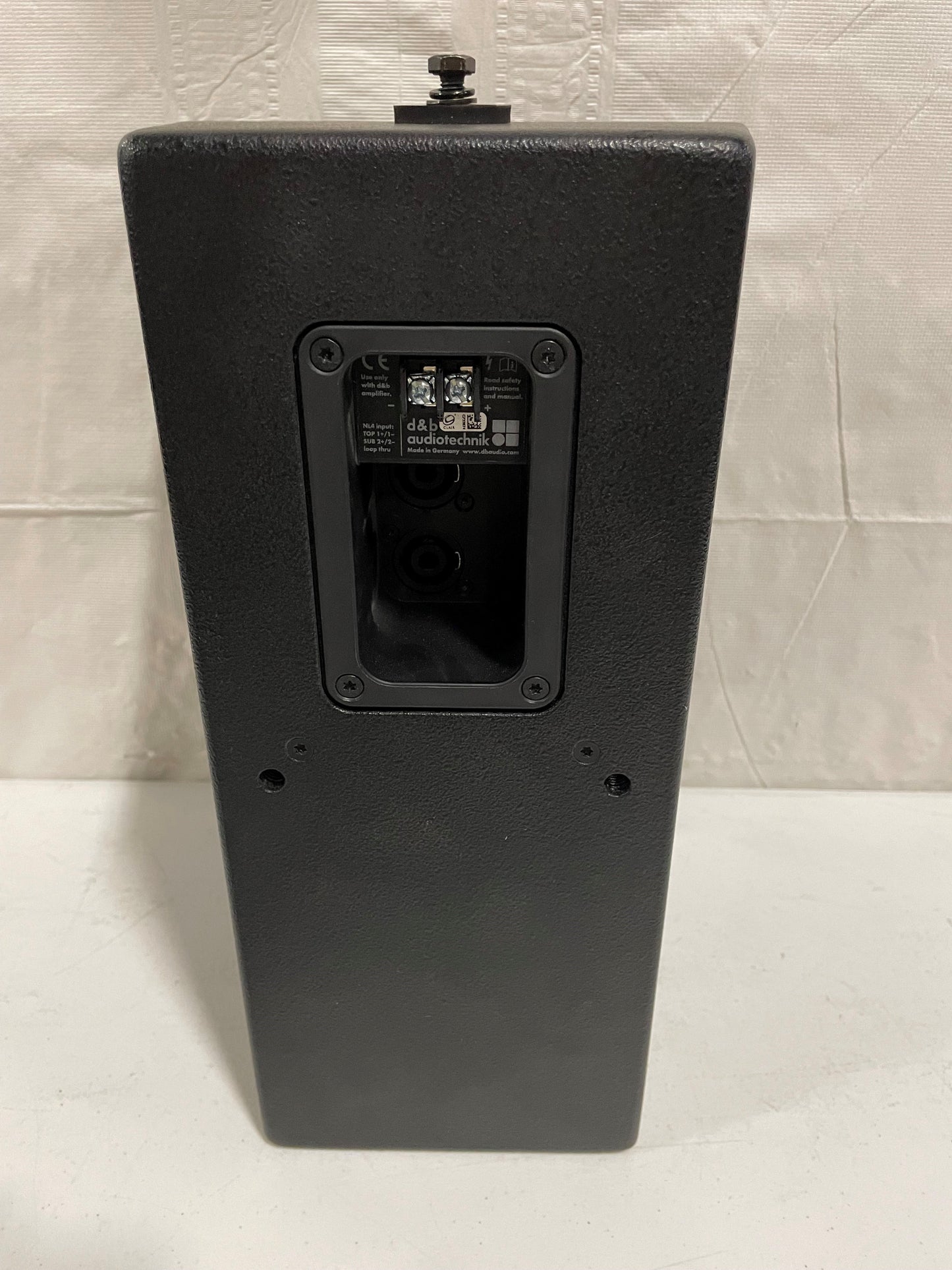 Pre-Owned d&b 8S Speaker with Mounting Bracket