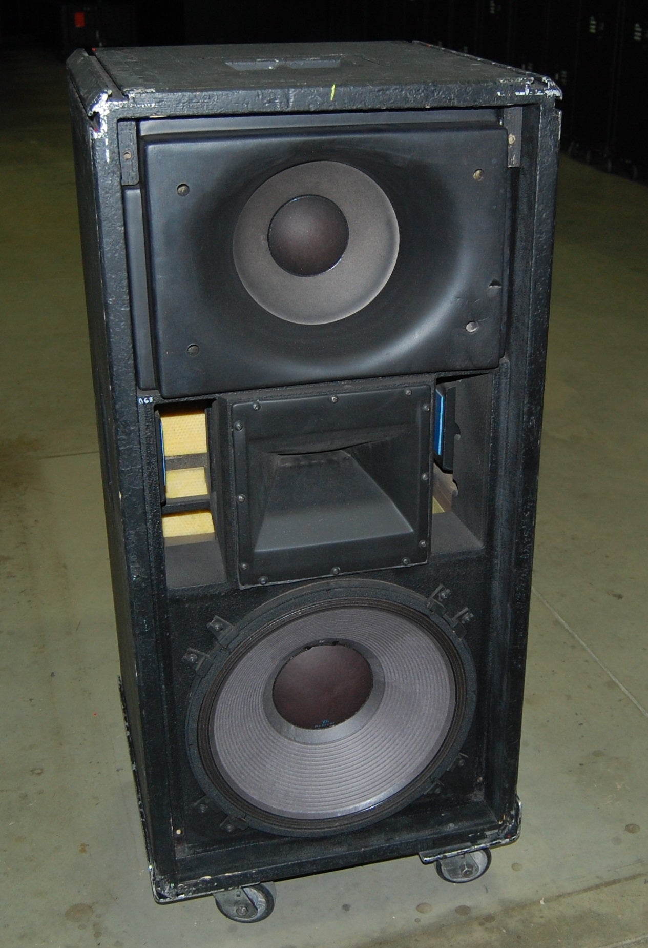 CLAIR Brothers R4 Series III 3-Way Cabinet, We Sell Professional Audio Equipment. Audio Systems, Amplifiers, Consoles, Mixers, Electronics, Entertainment, Sound, Live.