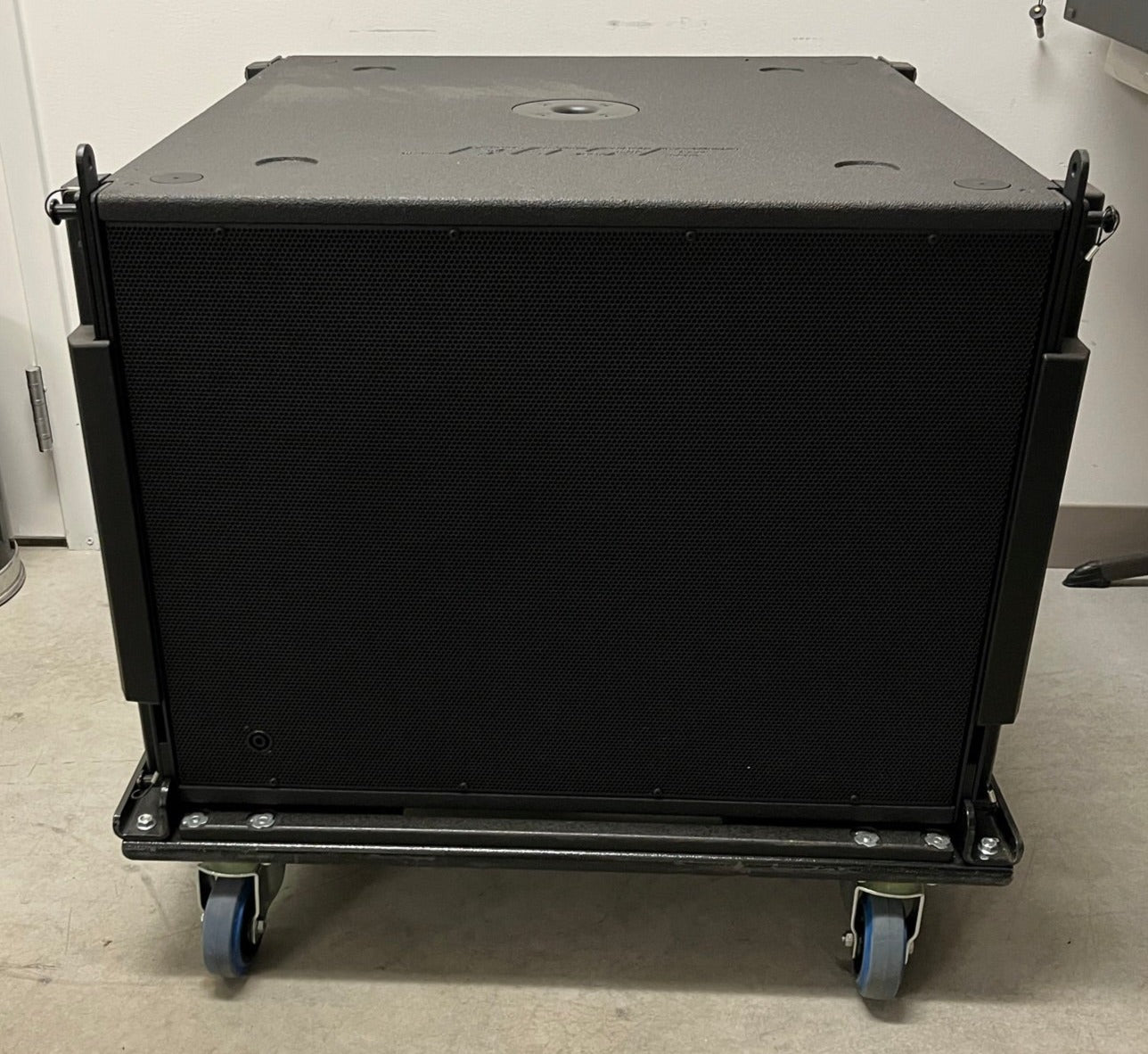Used Bose Showmatch DeltaQ Array Sub SMS118 for Sale, We Sell Professional Audio Equipment. Audio Systems, Amplifiers, Consoles, Mixers, Electronics, Entertainment, Live Sound