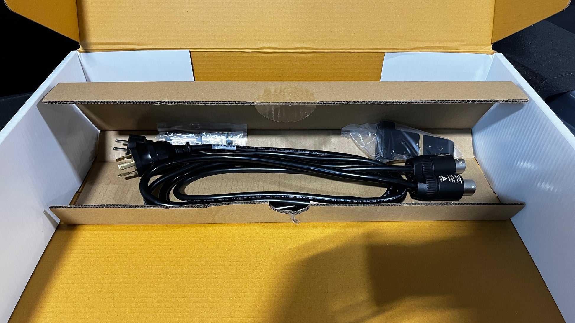 Lab Gruppen PLM 12K44 Power Amplifier Binding Post, Lab Gruppen PLM 12K44 Power Amplifier, Lab Gruppen PLM 12K44, Lab Gruppen Power Amplifier, PLM 12K44.  We Sell Professional Audio Equipment. Audio Systems, Amplifiers, Consoles, Mixers, Electronics, Entertainment, Live Sound.