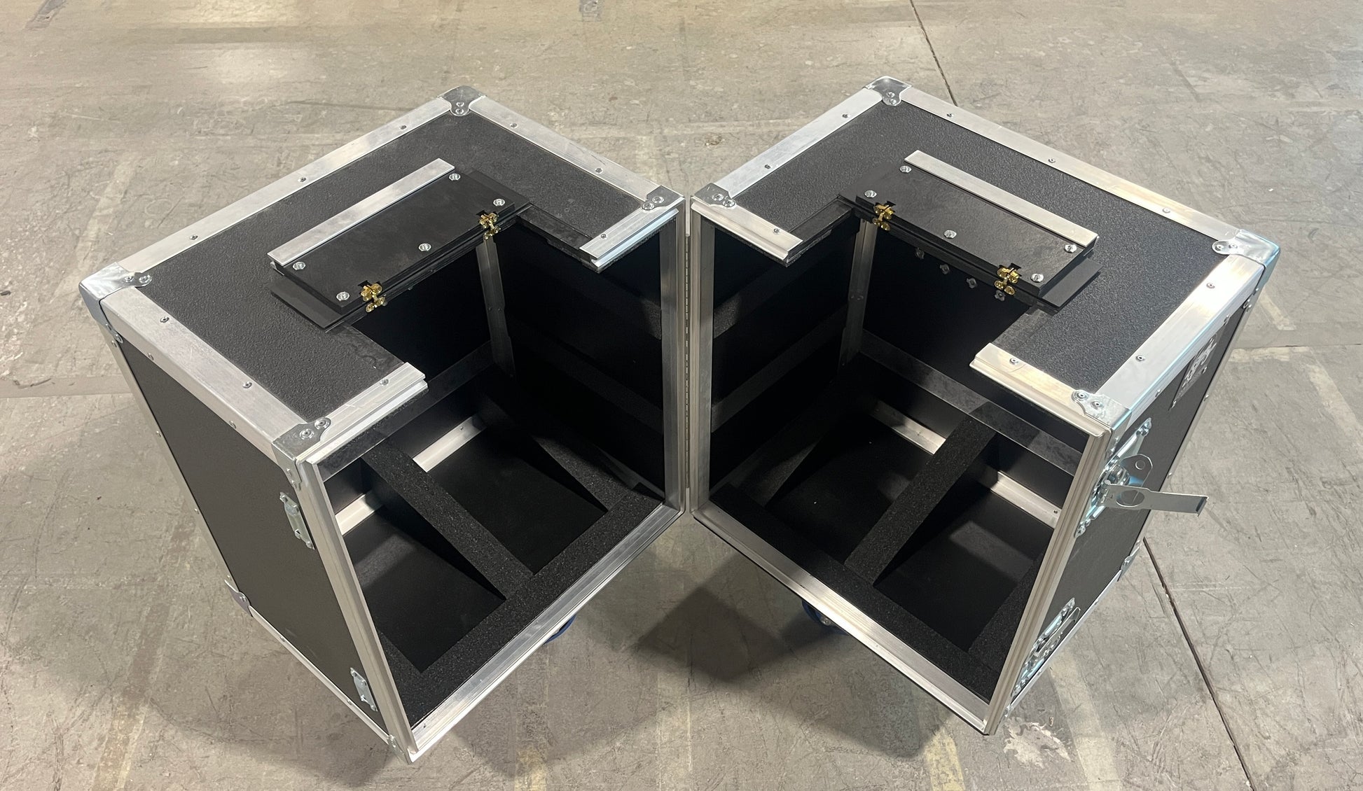 Clair Brothers 1AM Monitor Touring Case, Clair 1 AM Tour Case, Clair Brothers Touring Case, 1 AM Monitor Case, Clair 1 AM Case. We Sell Professional Audio Equipment. Audio Systems, Amplifiers, Consoles, Mixers, Electronics, Entertainment, Live Sound.