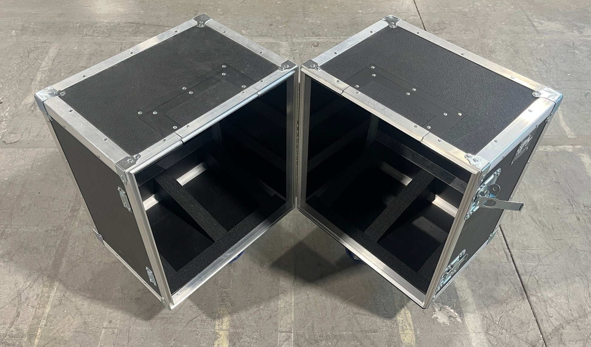 Clair Brothers 1AM Monitor Touring Case, Clair 1 AM Tour Case, Clair Brothers Touring Case, 1 AM Monitor Case, Clair 1 AM Case. We Sell Professional Audio Equipment. Audio Systems, Amplifiers, Consoles, Mixers, Electronics, Entertainment, Live Sound.