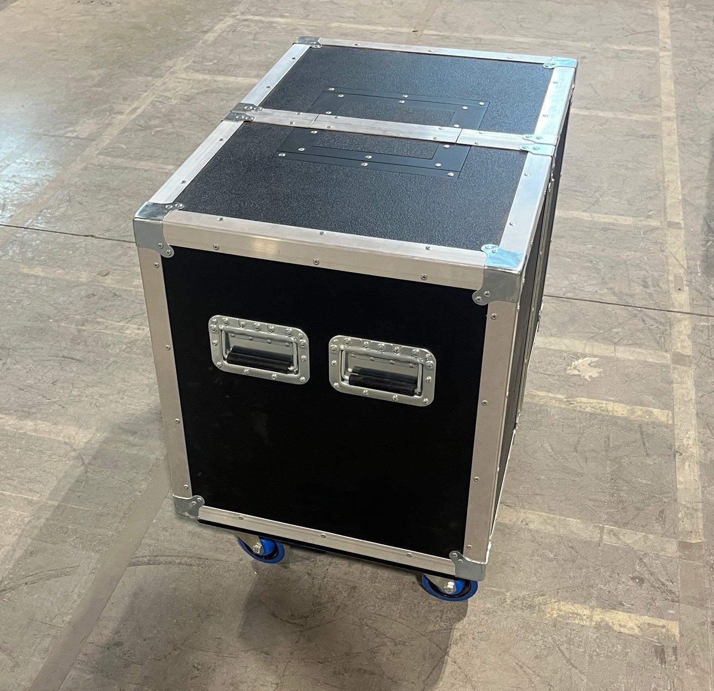 Clair Brothers 1AM Monitor Touring Case, Clair 1 AM Tour Case, Clair Brothers Touring Case, 1 AM Monitor Case, Clair 1 AM Case. We Sell Professional Audio Equipment. Audio Systems, Amplifiers, Consoles, Mixers, Electronics, Entertainment, Live Sound.