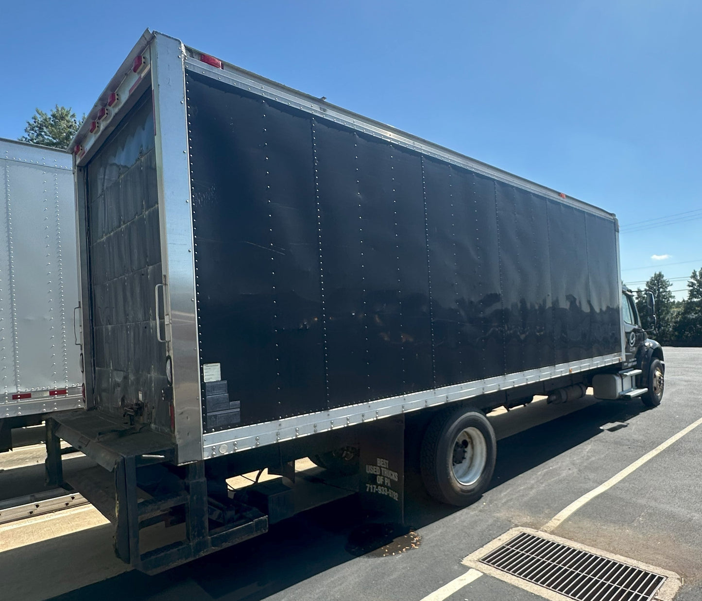 2005 Freightliner Business Class M2 106, 24" Box Truck, 2005 Freightliner Box Truck, Used Freightliner Medium-Duty Box Truck, 2005 Freightliner with Liftgate, We Sell Professional Audio Equipment. Audio Systems, Amplifiers, Consoles, Mixers, Electronics, Entertainment, Live Sound