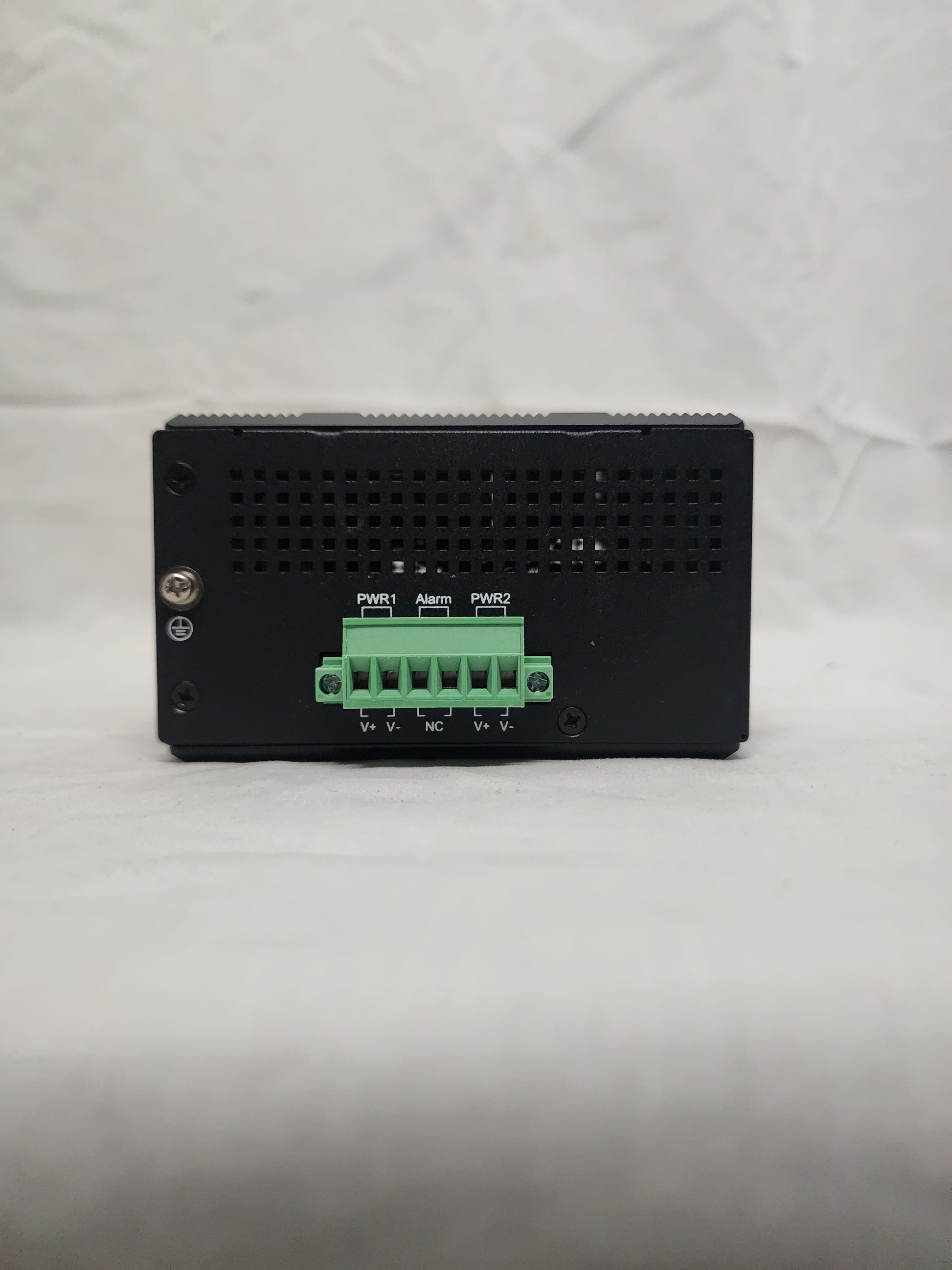 New CTC Union IGS-402S Gigabit Ethernet PoE Industrial GbE Switch, in Open Box for Sale. We Sell Professional Audio Equipment. Audio Systems, Amplifiers, Consoles, Mixers, Electronics, Entertainment and Live Sound.