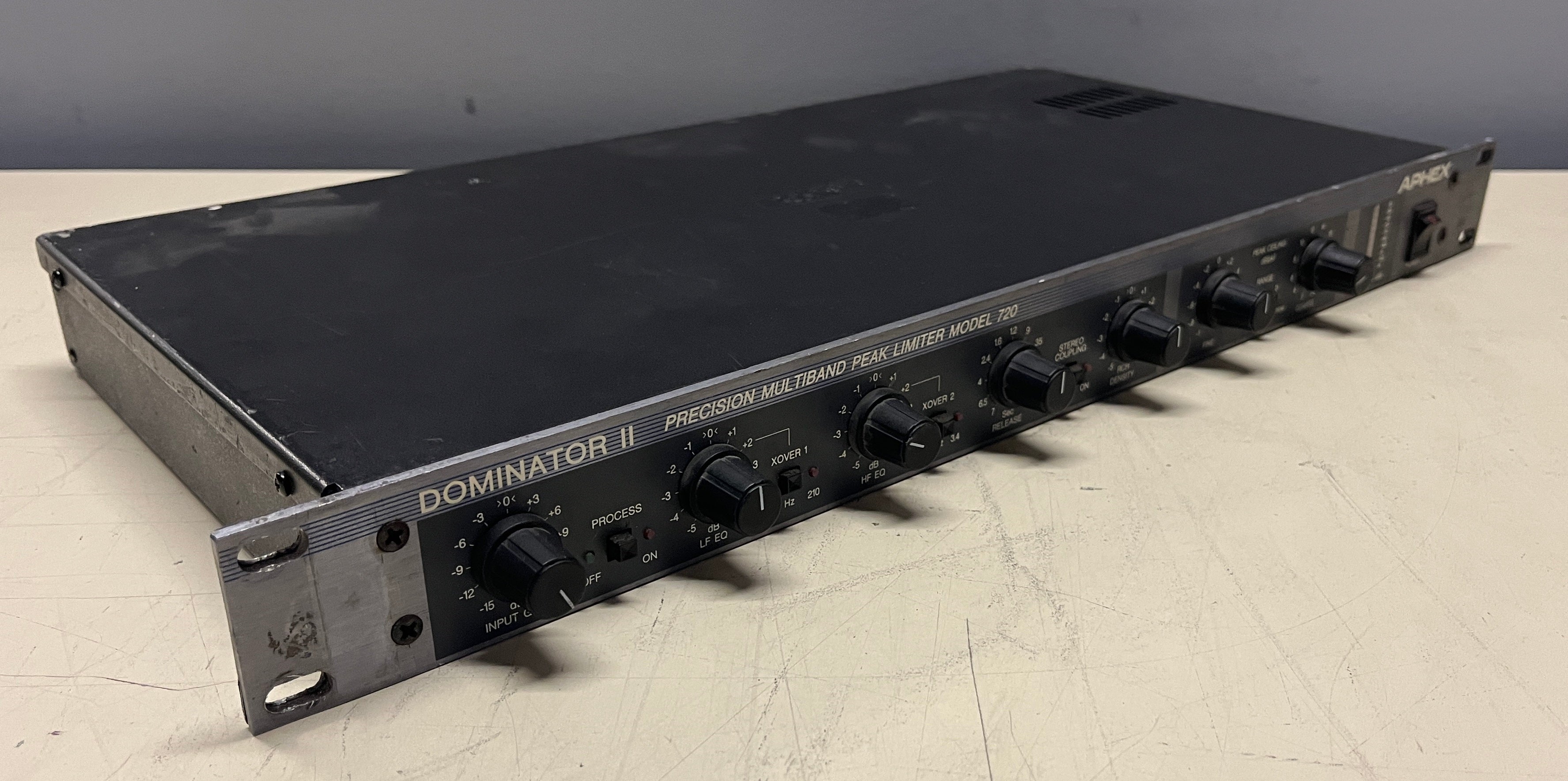 Aphex Dominator II 720 Multiband Peak Limiter – CLAIR Used Gear