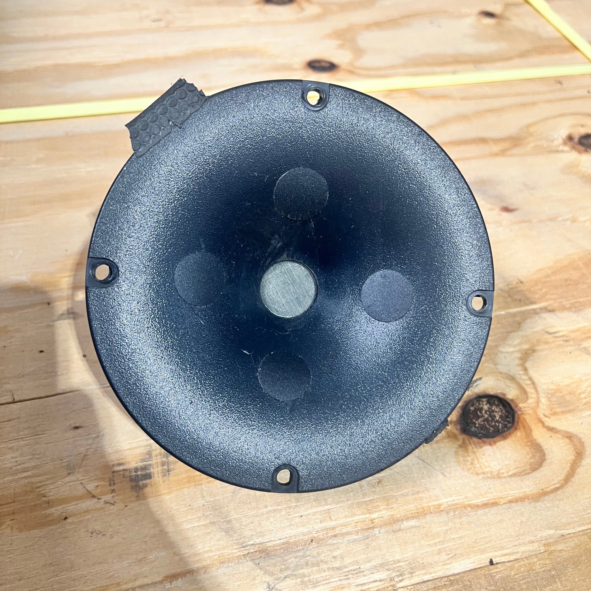 EAW P/N 803005 Rev O 1" Compression Driver, Rev O Compression Driver, EAW Compression Driver, EAW P/N 803005, 803005 Rev O. We Sell Professional Audio Equipment. Audio Systems, Amplifiers, Consoles, Mixers, Electronics, Entertainment, Live Sound.
