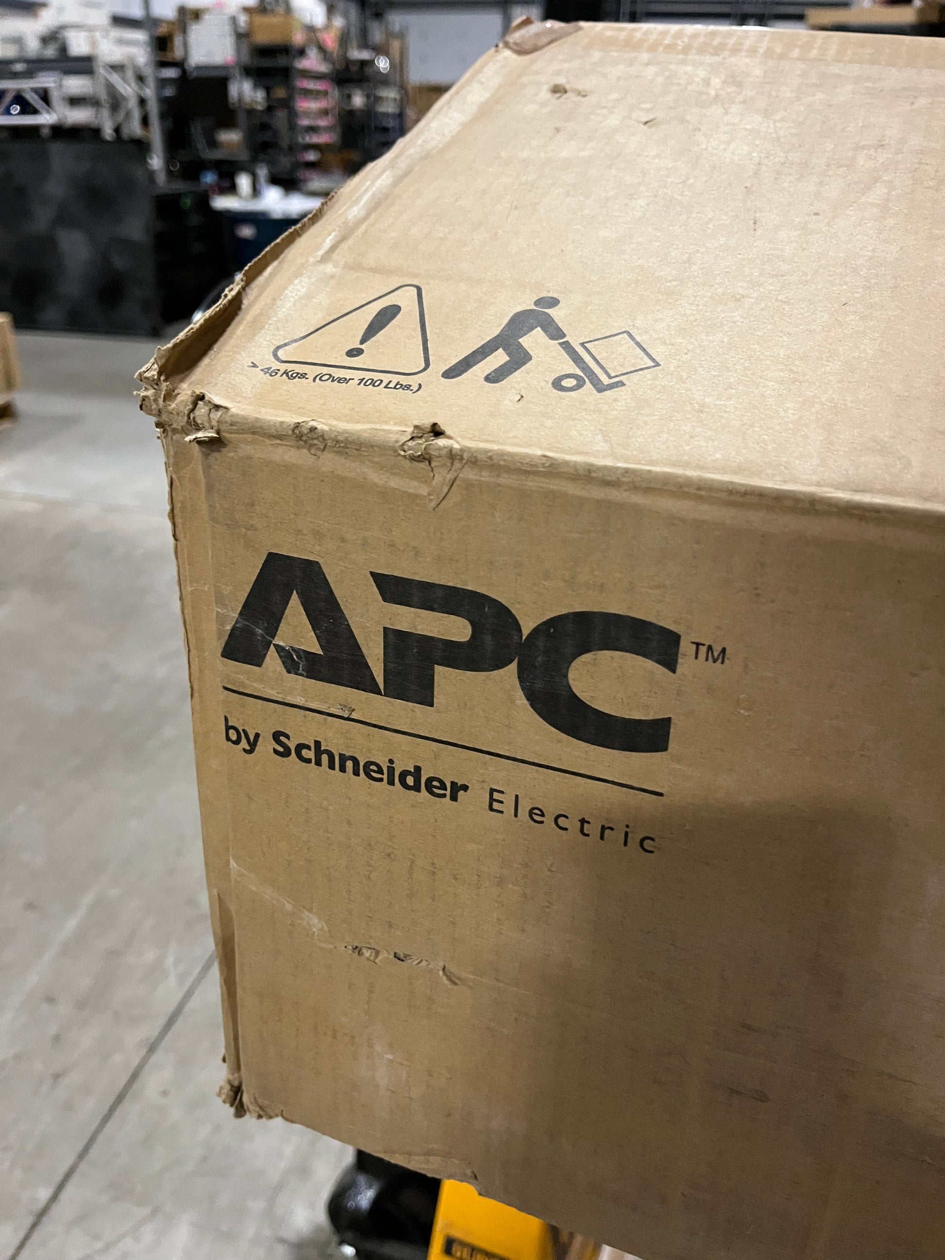 APC UPS 3000VA, APC Smart-UPS, APC Single Phase UPS, APC 3000VA Smart-UPS Single Phase, APC 3000VA Uninterruptible Power Supply, We Sell Professional Audio Equipment. Audio Systems, Amplifiers, Consoles, Mixers, Electronics, Entertainment, Live Sound