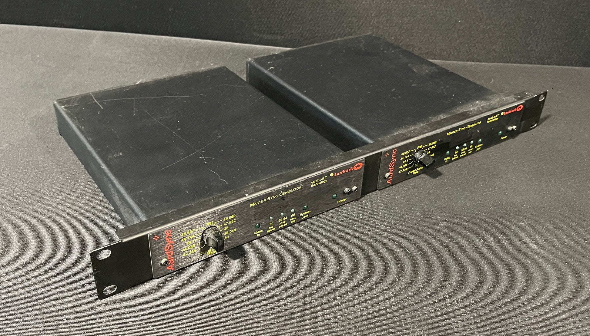 Aardvark Master Sync Generator Lot, Aardvark Master Sync Generator, Aardvark World Clock Generator, Aardvark Master World Clock, Aardvark Master Clock Generator. We Sell Professional Audio Equipment. Audio Systems, Amplifiers, Consoles, Mixers, Electronics, Entertainment, Live Sound.