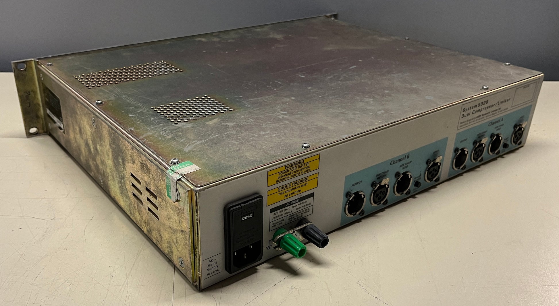 Amek System 9098 Compressor/Limiter by Rupert Neve, Amek 9098 Compressor/Limiter, Amek Rupert Neve Model, Dual Compressor/Limiter, Amek 9098. We Sell Professional Audio Equipment. Audio Systems, Amplifiers, Consoles, Mixers, Electronics, Entertainment, Live Sound.