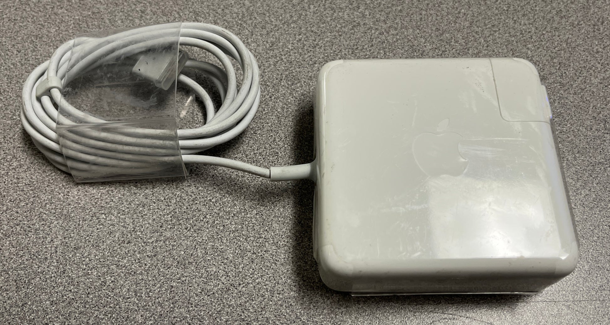 Apple 85W MagSafe Power Adapter, Apple MagSafe 2 Power Adapter, Apple Mac Book Pro Charger, Apple Charger, Apple Mac Book Charger, We Sell Professional Audio Equipment. Audio Systems, Amplifiers, Consoles, Mixers, Electronics, Entertainment, Live Sound