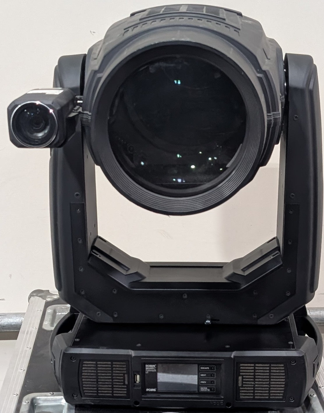 ROBE Lighting BMFL Followspot LT, ROBE Followspot LT, ROBE Followspot, Moving Light Fixture with Camera and Case. We Sell Professional Lighting Equipment. Lighting Systems, Fixtures, Consoles, Dimmers, Control Systems, Electronics, Entertainment, Live Lighting.
