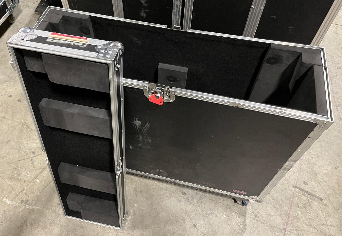 Behringer X32 Console Road Touring Case, Behringer X32 Case, Gator Cases Console Case, Gator Cases Behringer X32 Console Case, We Sell Professional Audio Equipment. Audio Systems, Amplifiers, Consoles, Mixers, Electronics, Entertainment, Live Sound.