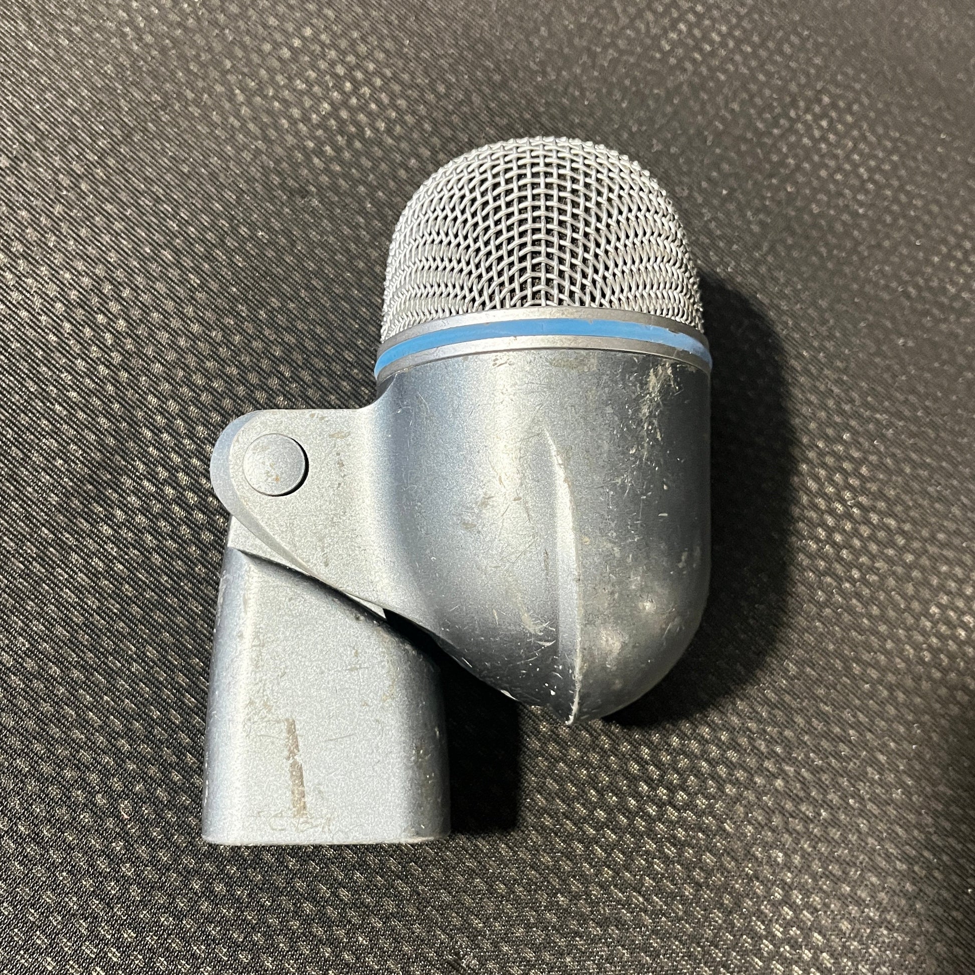 Shure Beta 52 Dynamic Supercardioid Microphones, Shure Beta 52, Shure Beta 52 Pair, Shure Microphone Lot, Shure Dynamic Microphone, Beta 52. We Sell Professional Audio Equipment. Audio Systems, Amplifiers, Consoles, Mixers, Electronics, Entertainment, Live Sound.