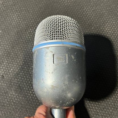 Shure Beta 52 Dynamic Supercardioid Microphones, Shure Beta 52, Shure Beta 52 Pair, Shure Microphone Lot, Shure Dynamic Microphone, Beta 52. We Sell Professional Audio Equipment. Audio Systems, Amplifiers, Consoles, Mixers, Electronics, Entertainment, Live Sound.