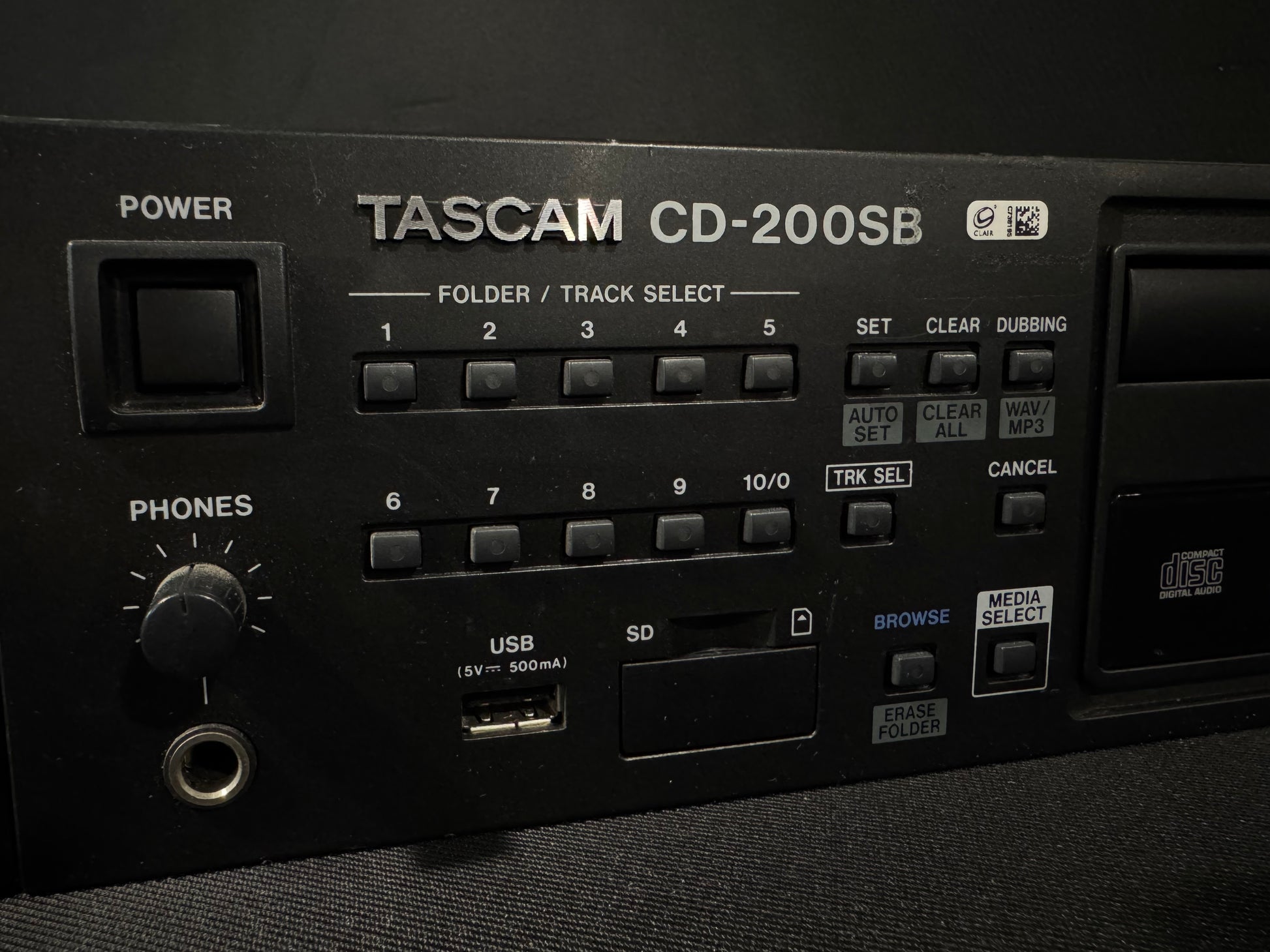 Tascam CD-200SB  Professional CD Player, Tascam CD-200SB, TASCAM CD200SB, Tascam Rackmount CD Player, CD-200SB Professional CD Player. We Sell Professional Audio Equipment. Audio Systems, Amplifiers, Consoles, Mixers, Electronics, Entertainment, Live Sound.