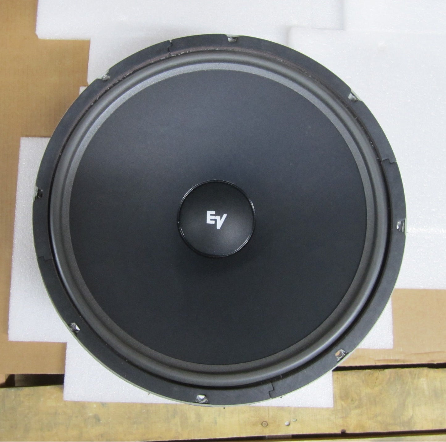 Electro-Voice EV DL18W 18" Woofer, Electro-Voice EV DL18W, DL18W, Electro-Voice 18” Loudspeaker, EV 18” Speaker. We Sell Professional Audio Equipment. Audio Systems, Amplifiers, Consoles, Mixers, Electronics, Entertainment, Live Sound. 
