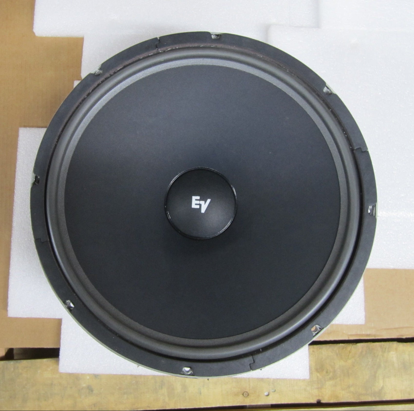 Electro-Voice EV DL18W 18" Woofer, Electro-Voice EV DL18W, DL18W, Electro-Voice 18” Loudspeaker, EV 18” Speaker. We Sell Professional Audio Equipment. Audio Systems, Amplifiers, Consoles, Mixers, Electronics, Entertainment, Live Sound. 