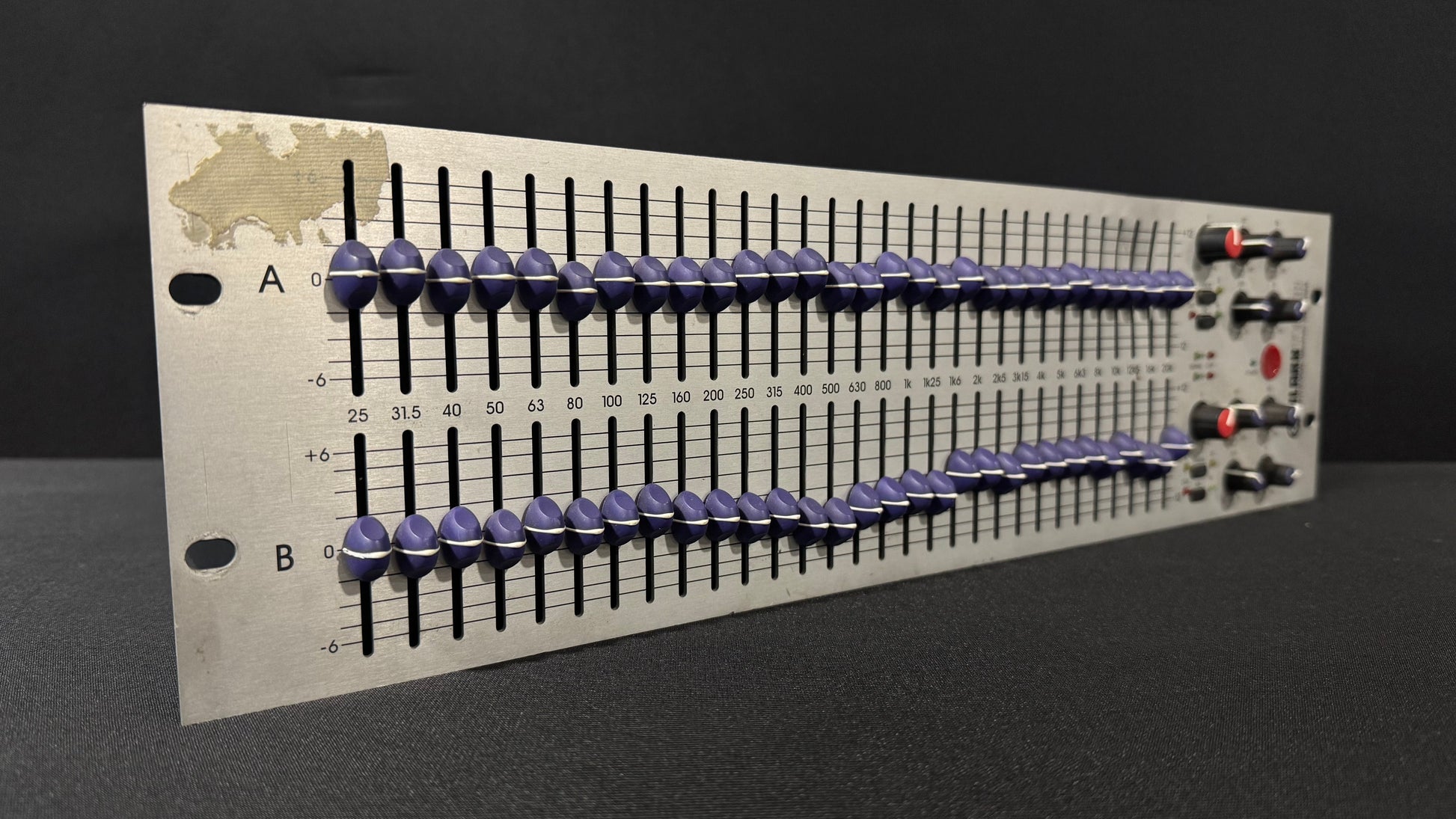 Klark Teknik DN370 Graphic Equalizer, Klark Teknik DN370, DN370 Graphic EQ, Klark Teknik EQ, DN370. We Sell Professional Audio Equipment. Audio Systems, Amplifiers, Consoles, Mixers, Electronics, Entertainment, Live Sound.