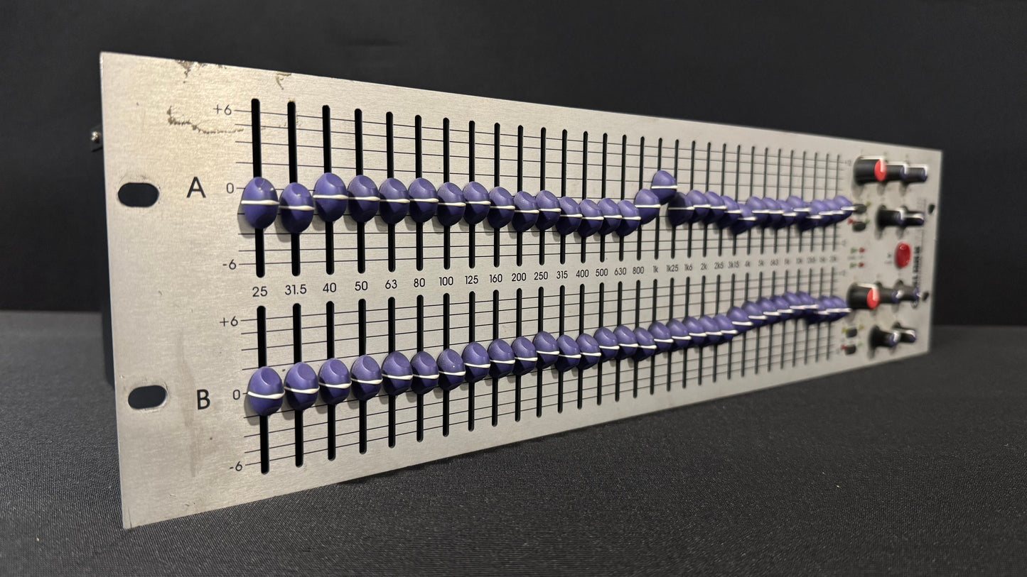 Klark Teknik DN370 Graphic Equalizer, Klark Teknik DN370, DN370 Graphic EQ, Klark Teknik EQ, DN370. We Sell Professional Audio Equipment. Audio Systems, Amplifiers, Consoles, Mixers, Electronics, Entertainment, Live Sound.