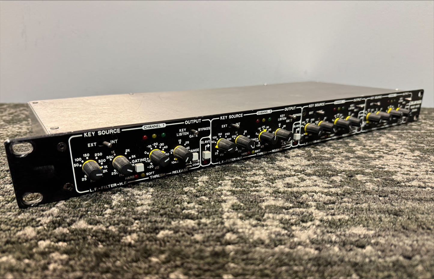 Drawmer Quad Noise Gate, Drawmer DS404, Drawmer DS404 Quad Gate, Drawmer DS404 Noise Gate, DS404. We Sell Professional Audio Equipment. Audio Systems, Amplifiers, Consoles, Mixers, Electronics, Entertainment, Live Sound