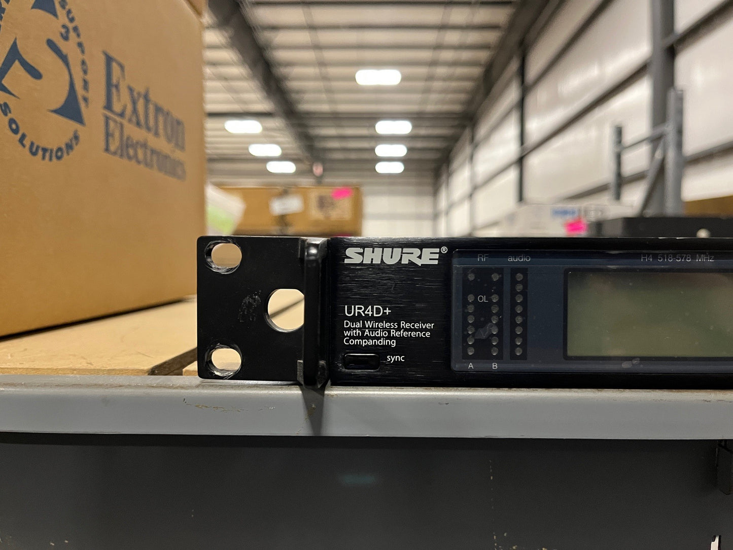 Shure UR4D+ Dual Wireless Receiver (H4, 518-578 MHz)