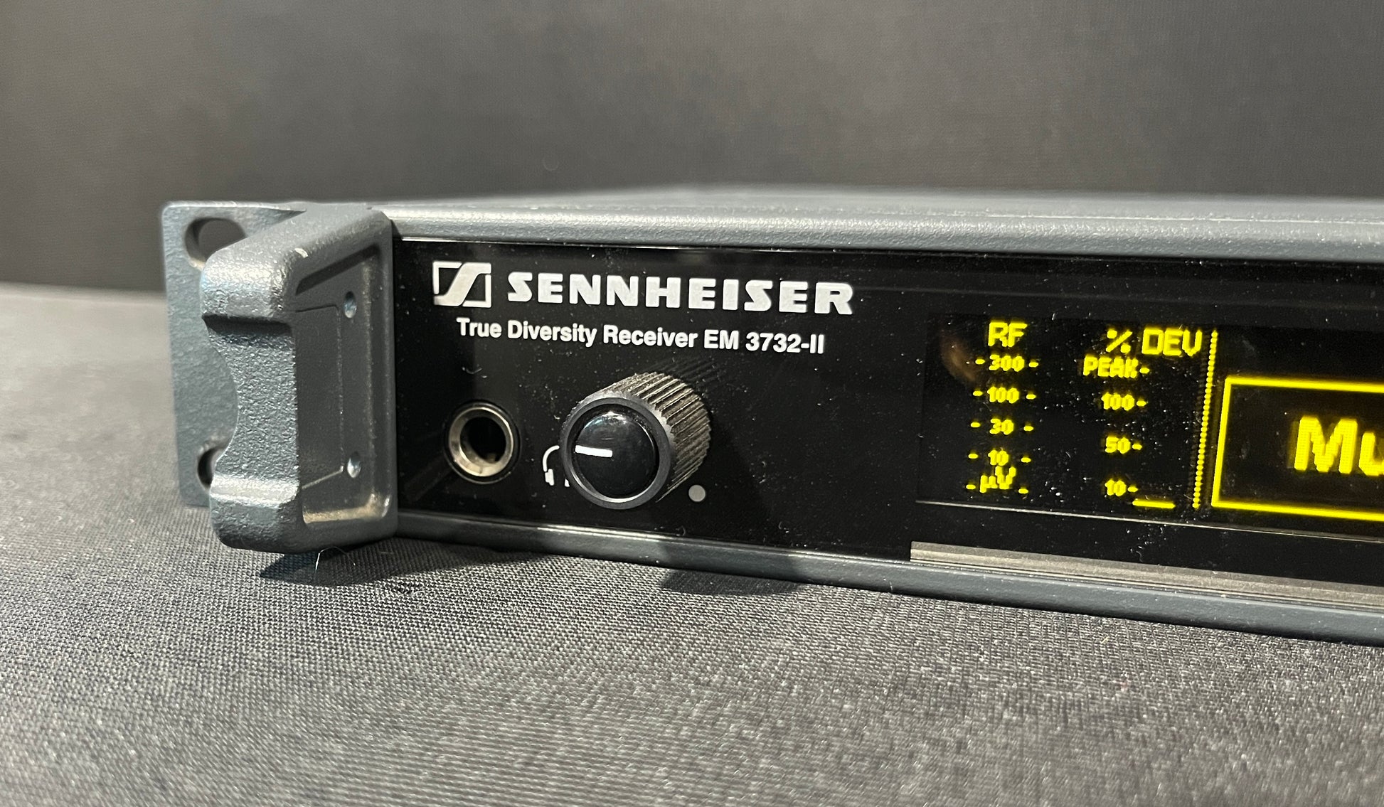 Sennheiser EM 3732-II Dual Wireless Receiver (L 470-638 MHz), Sennheiser EM 3732-II Dual Wireless Receiver, Sennheiser EM 3732-II, Sennheiser Wireless Receiver, Sennheiser EM 3732-II L Range. We Sell Professional Audio Equipment. Audio Systems, Amplifiers, Consoles, Mixers, Electronics, Entertainment, Live Sound.
